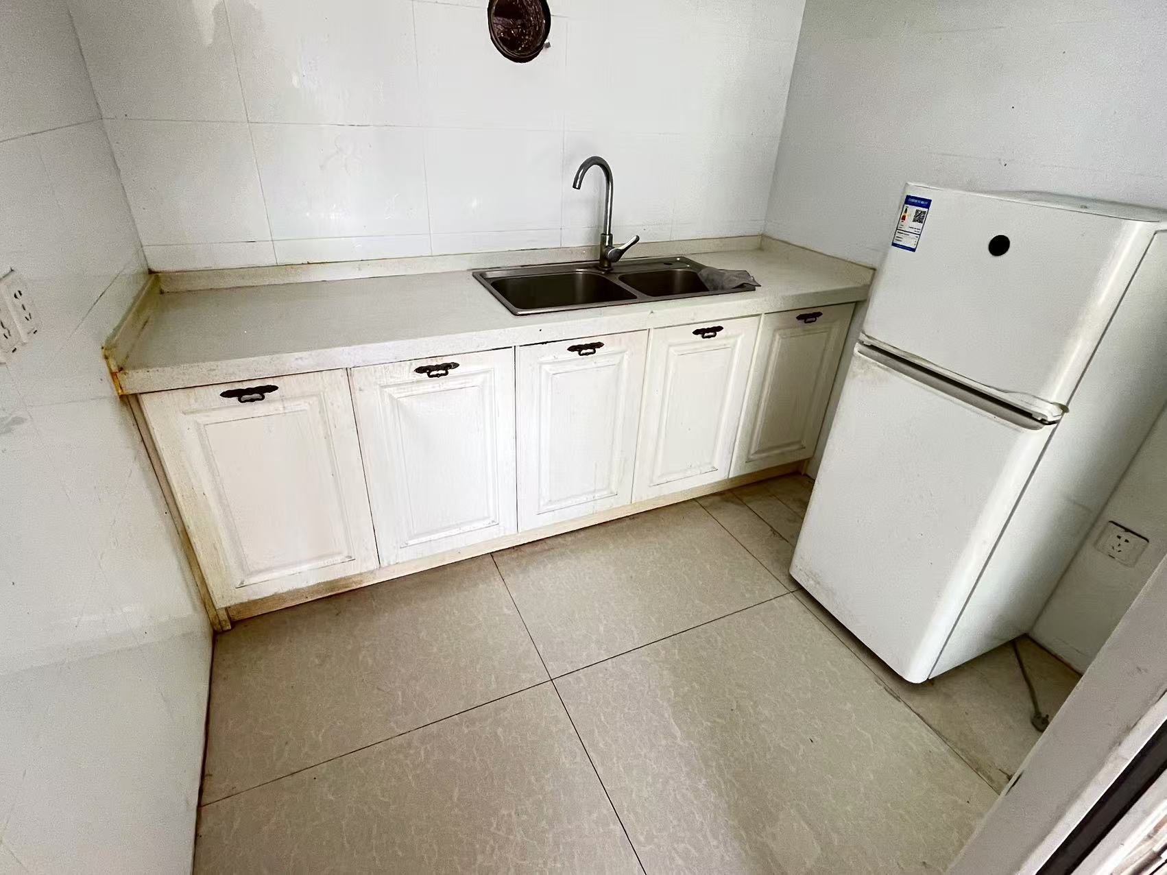 三里墩花苑 2室1厅1卫 80m&sup2;