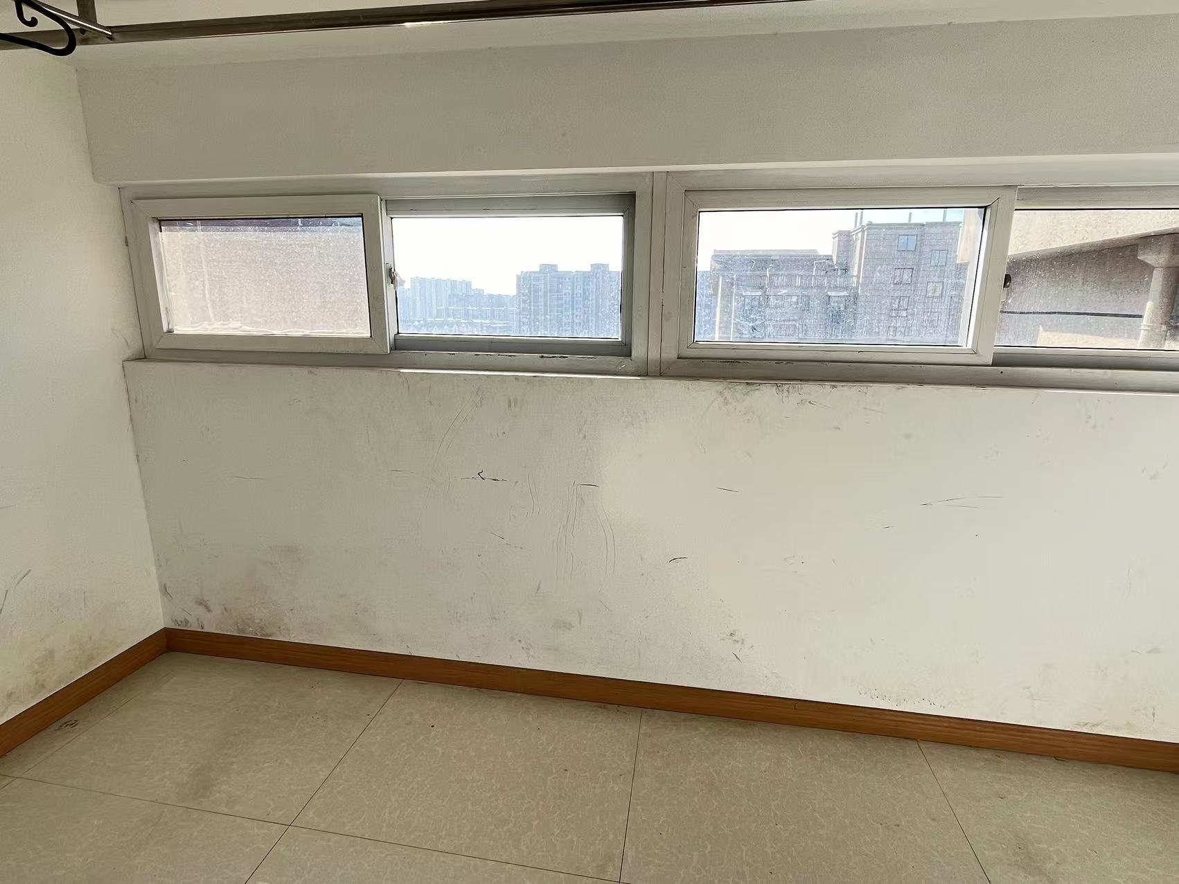 三里墩花苑 2室1厅1卫 80m&sup2;