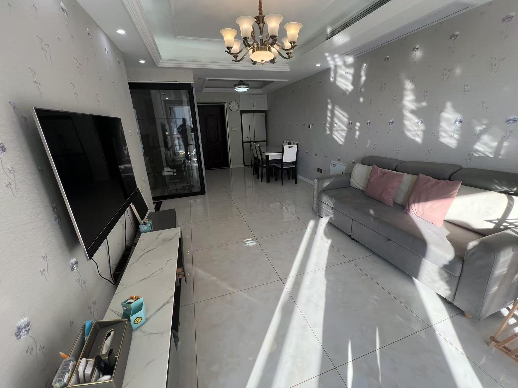 皇家花园北区 3室2厅1卫 95m²