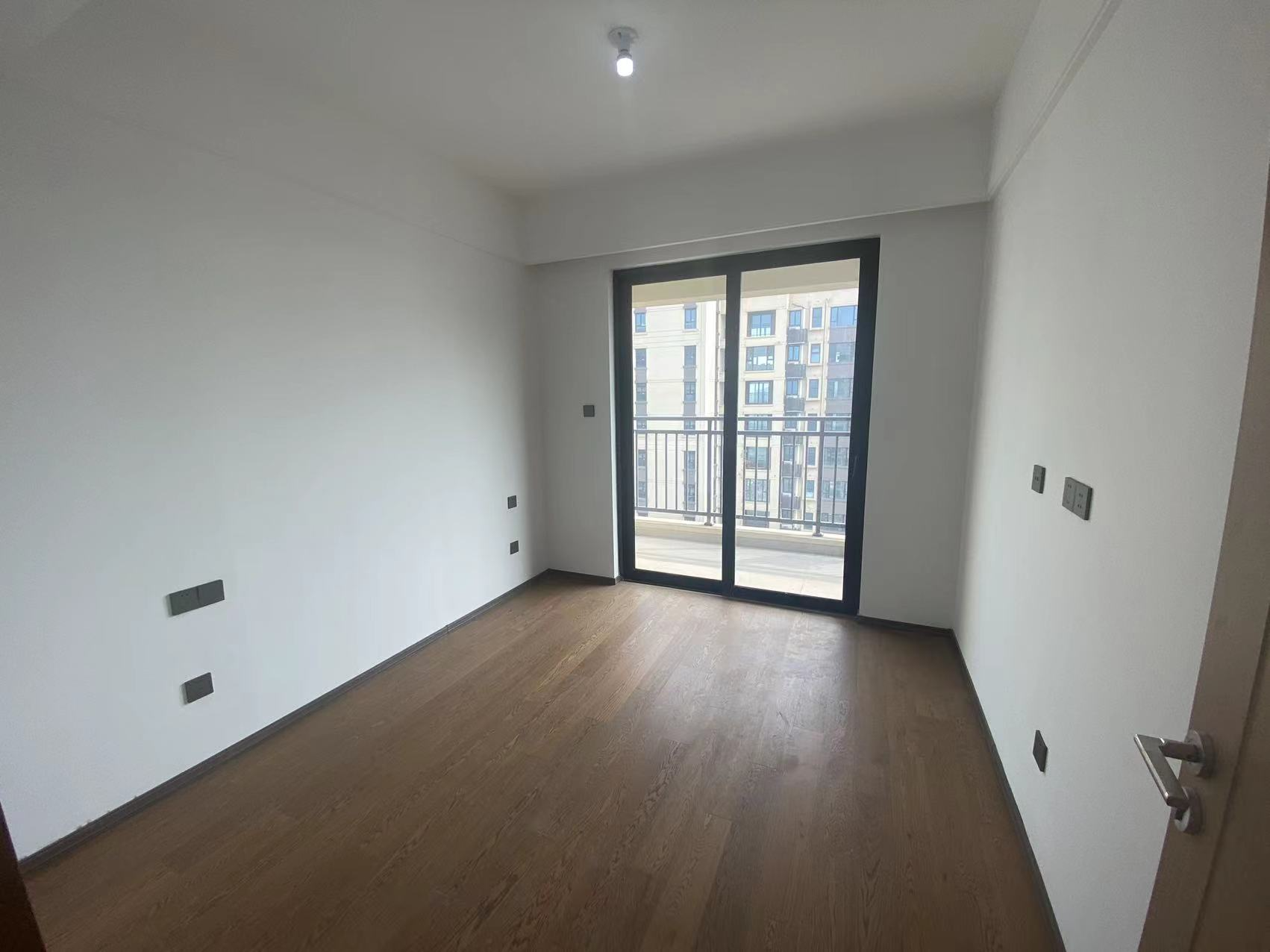 春风南岸东园 3室2厅2卫 121.99m&sup2;