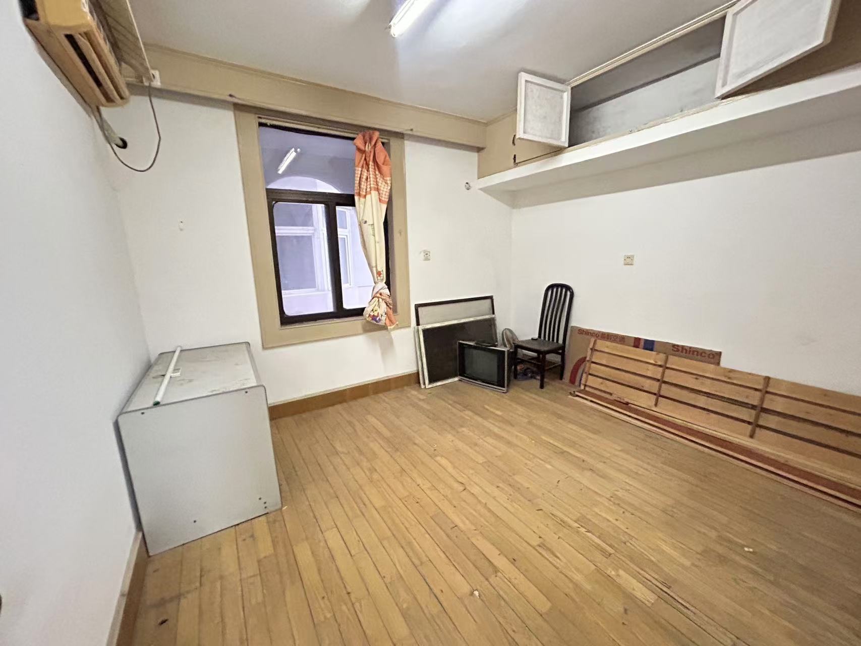 银河公寓 3室2厅2卫 120m²