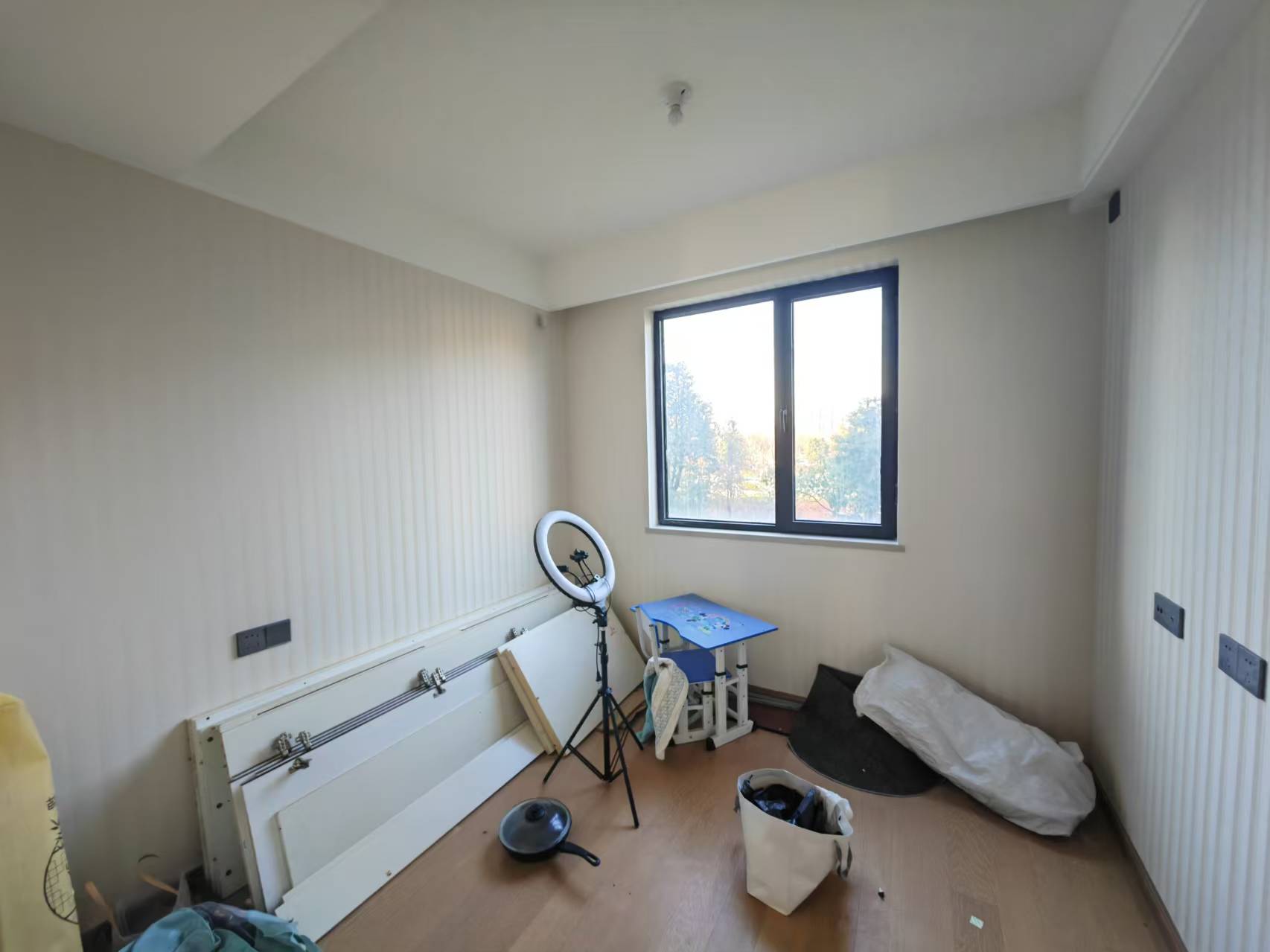 龙湖天宸源著 3室2厅2卫 117m&sup2;