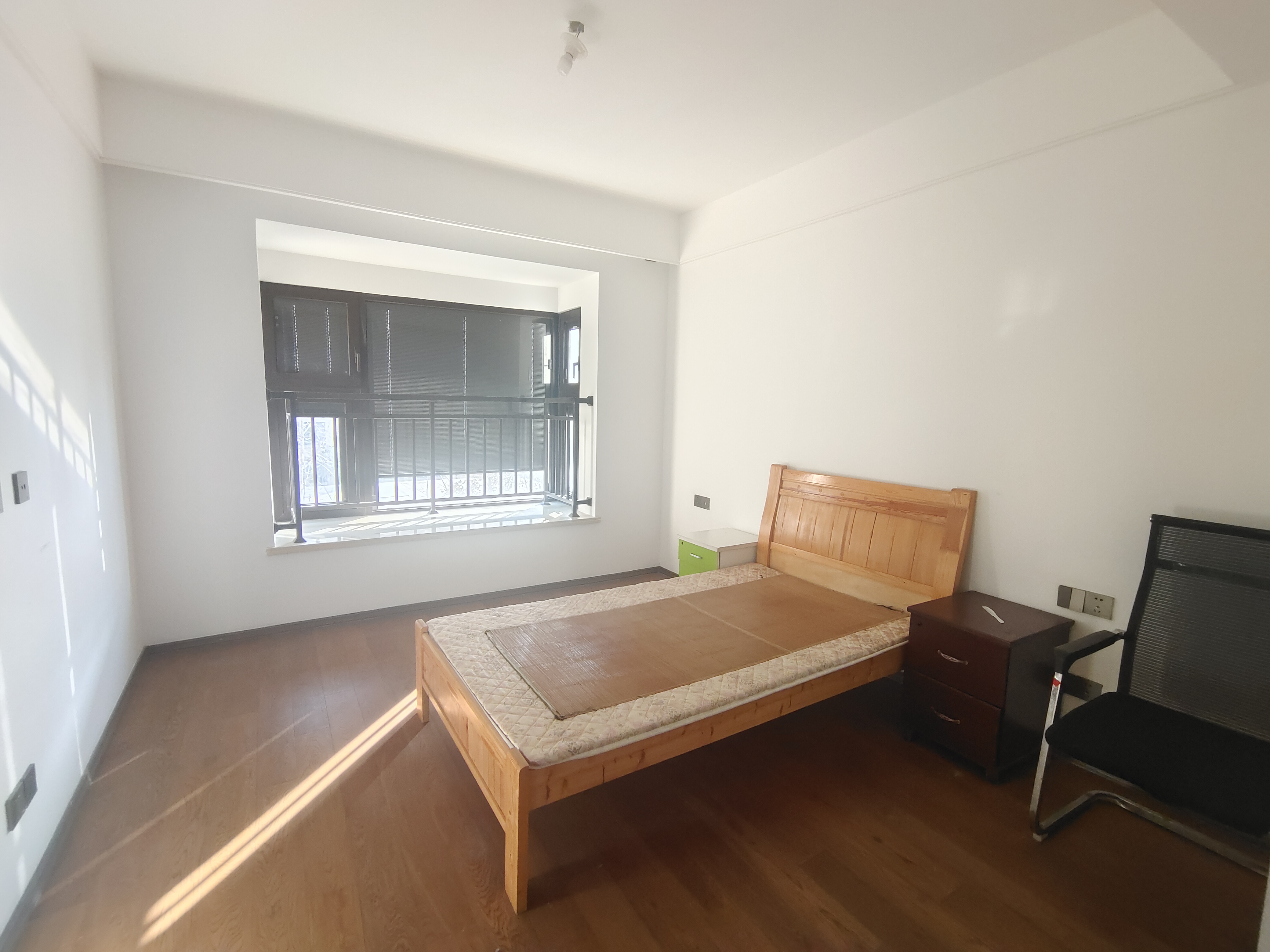 春风南岸东园 4室2厅2卫 136m&sup2;