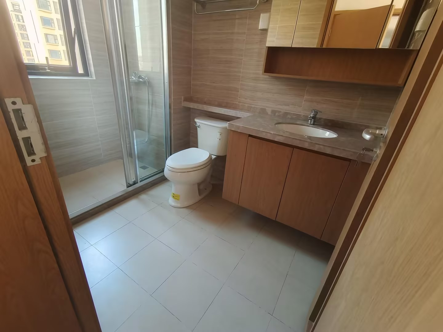 绿地新里城 3室2厅2卫 106m&sup2;