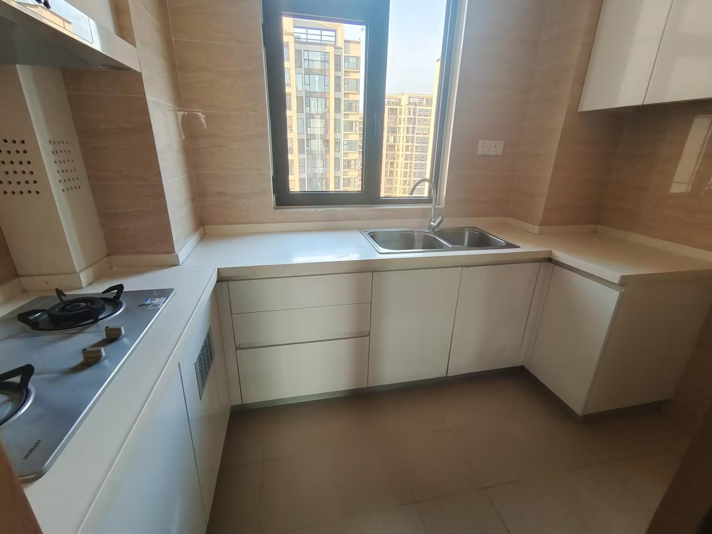 绿地新里城 3室2厅2卫 106m&sup2;