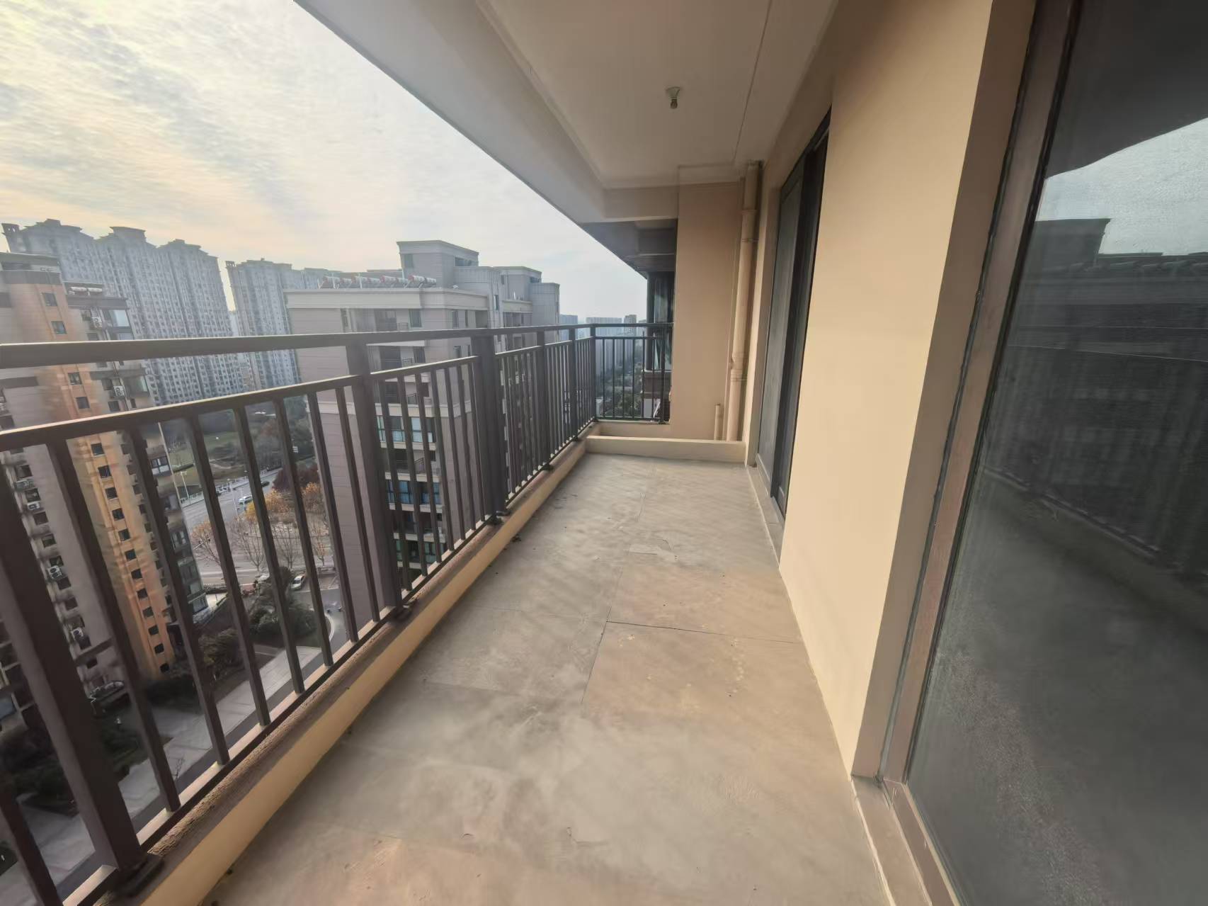 佳源都市 4室2厅2卫 128m&sup2;