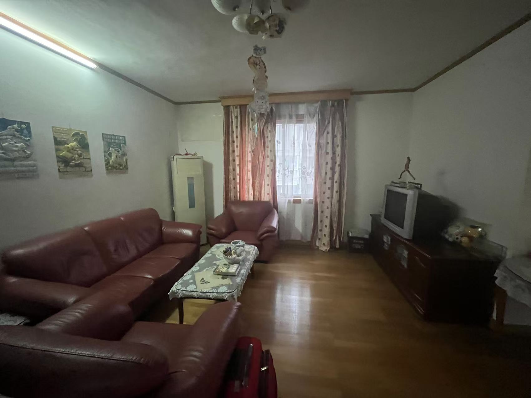 银花苑 3室1厅1卫 110m²