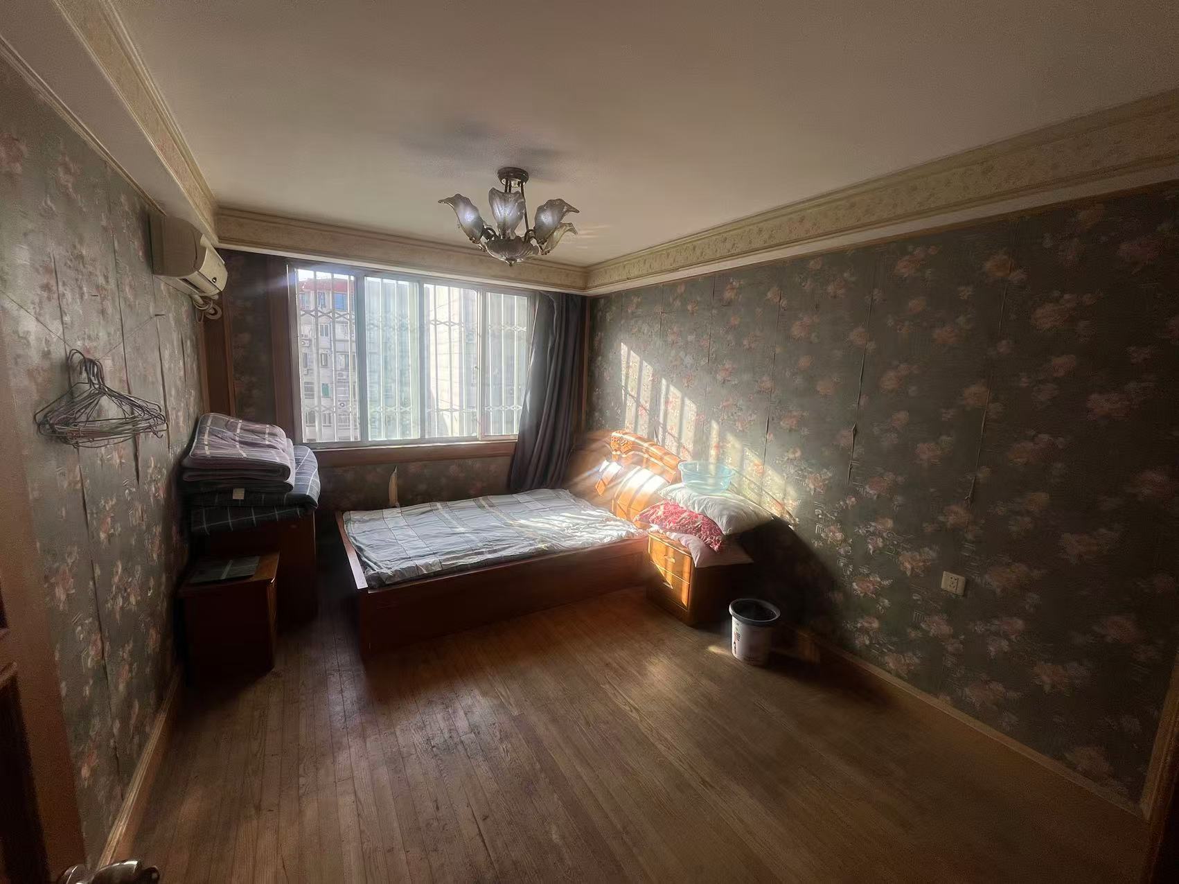 银花苑 4室1厅1卫 108m&sup2;
