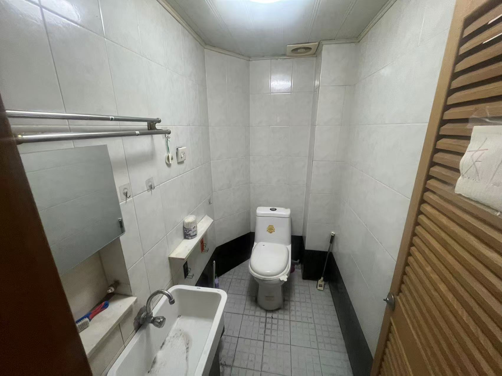 银花苑 4室1厅1卫 108m&sup2;