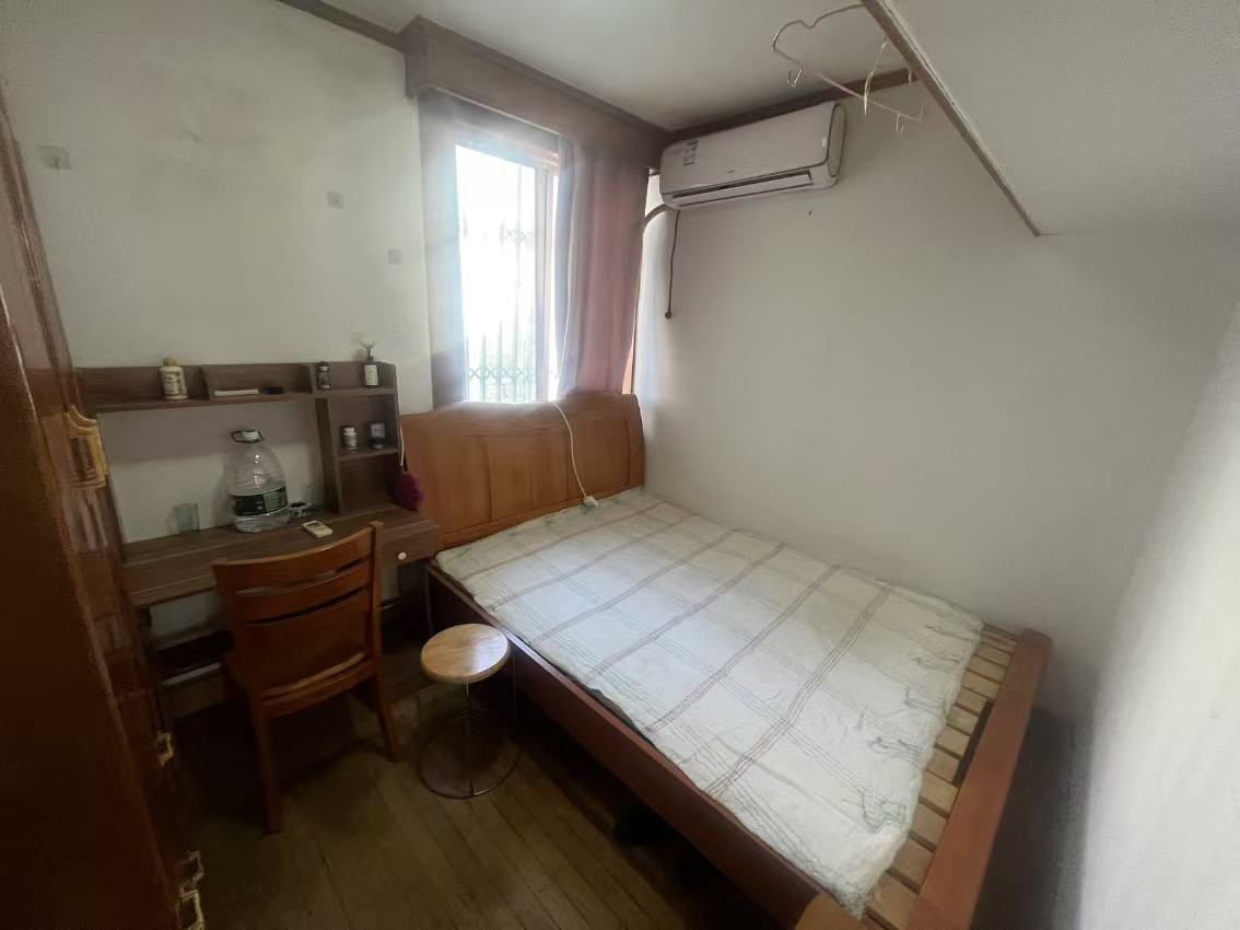 银花苑 4室1厅1卫 108m&sup2;