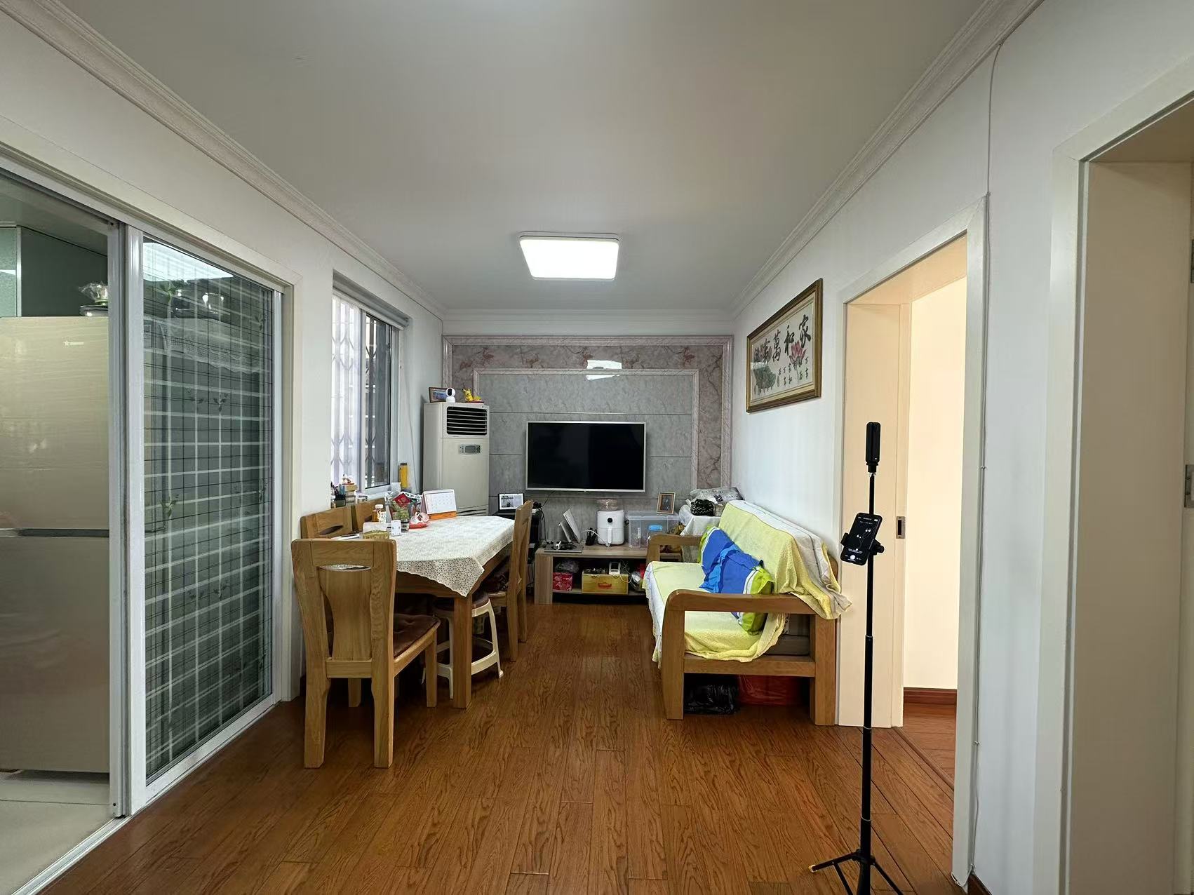 虹桥东村 2室1厅1卫 72m²