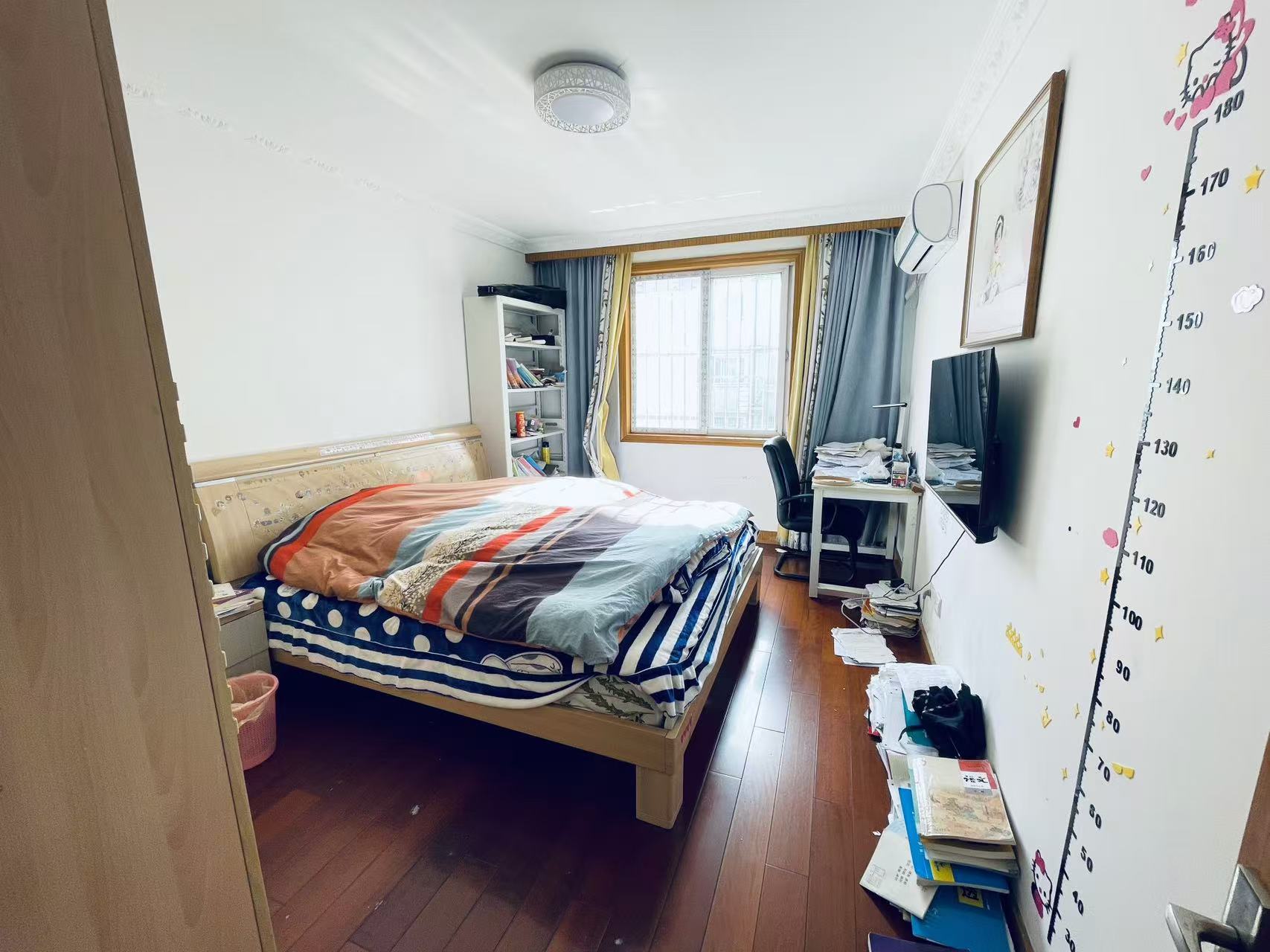 五山公寓 4室2厅1卫 142.71m&sup2;
