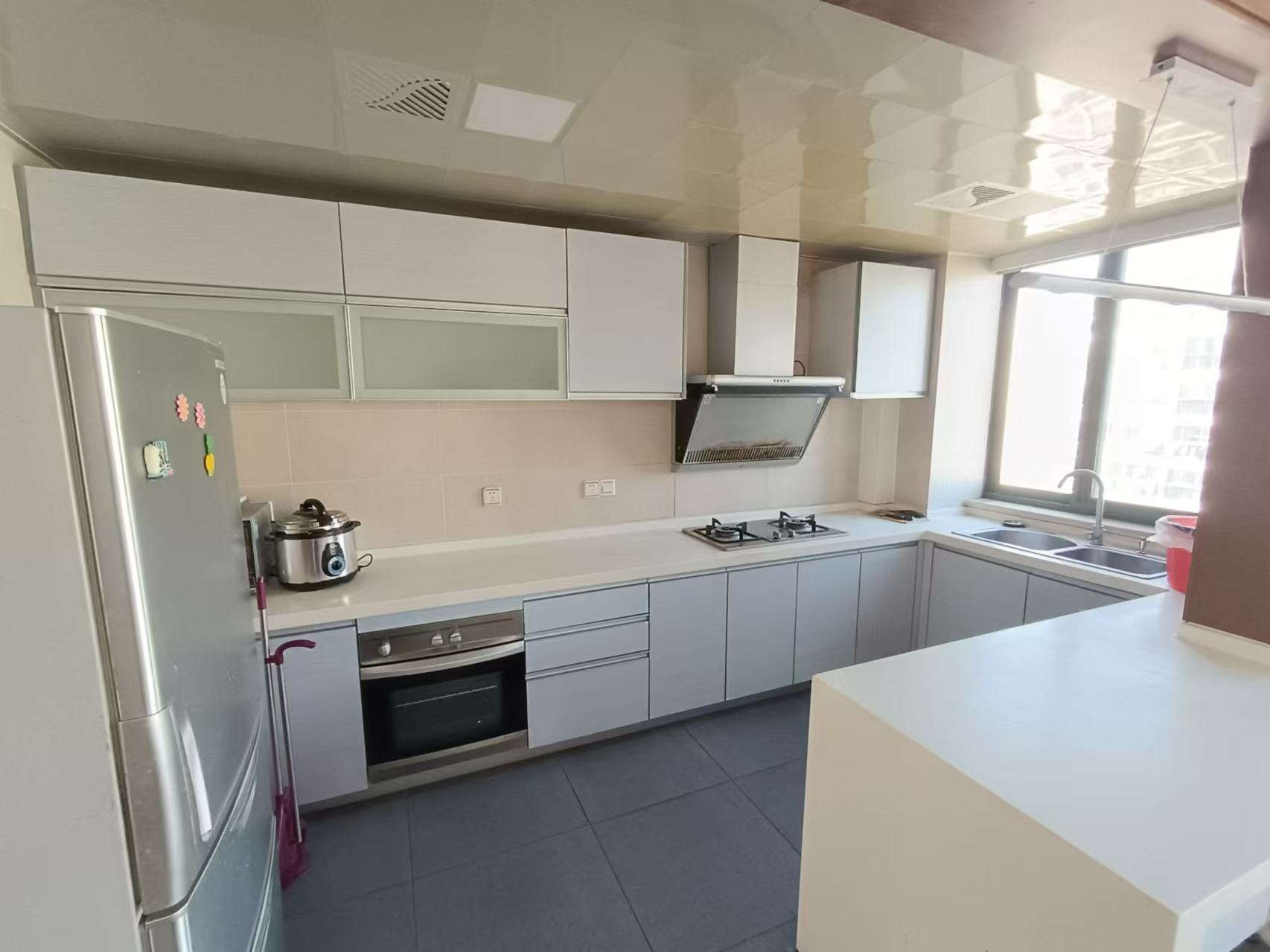 新城小区 4室2厅2卫 204.00m&sup2;