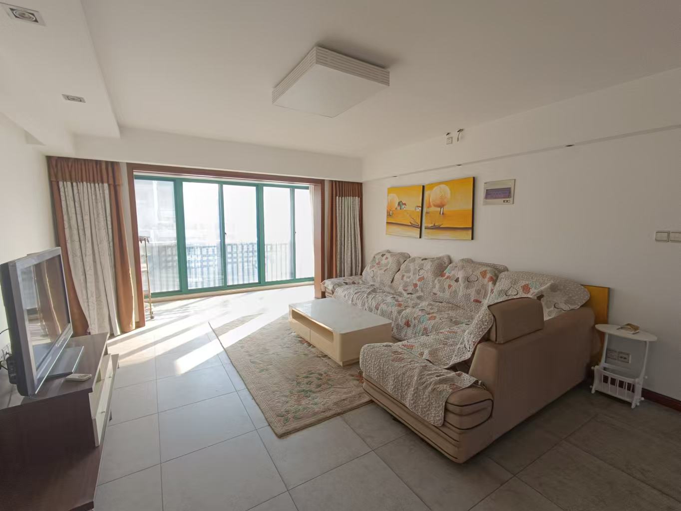 新城小区 4室2厅2卫 204.00m²