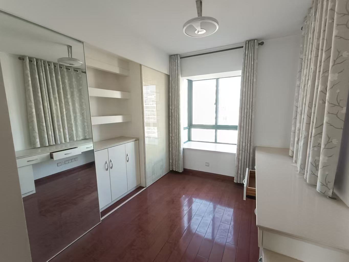 新城小区 4室2厅2卫 204.00m&sup2;