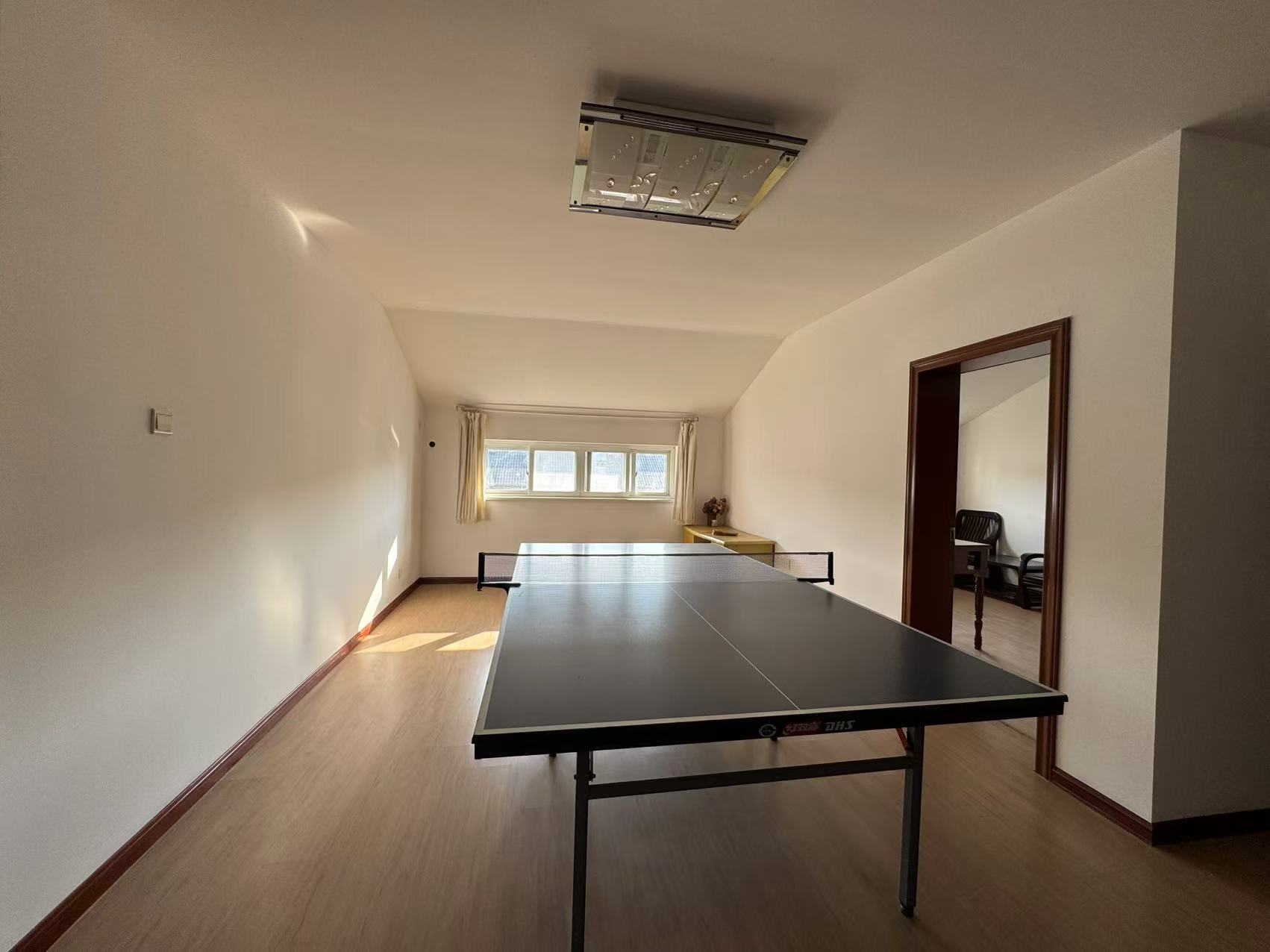 越江新村 5室2厅2卫 190.00m²