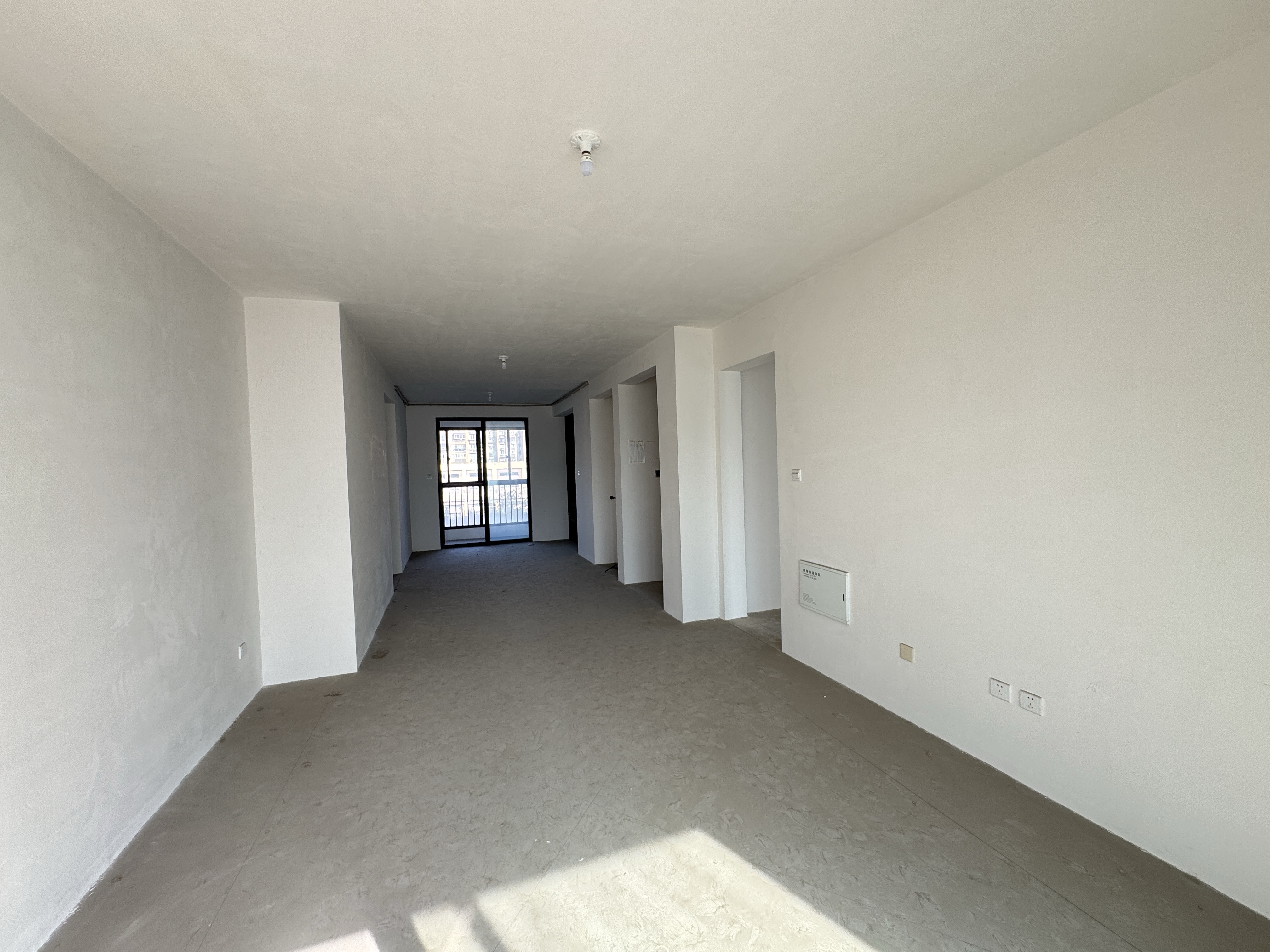 万濠山庄 3室2厅2卫 143m&sup2;