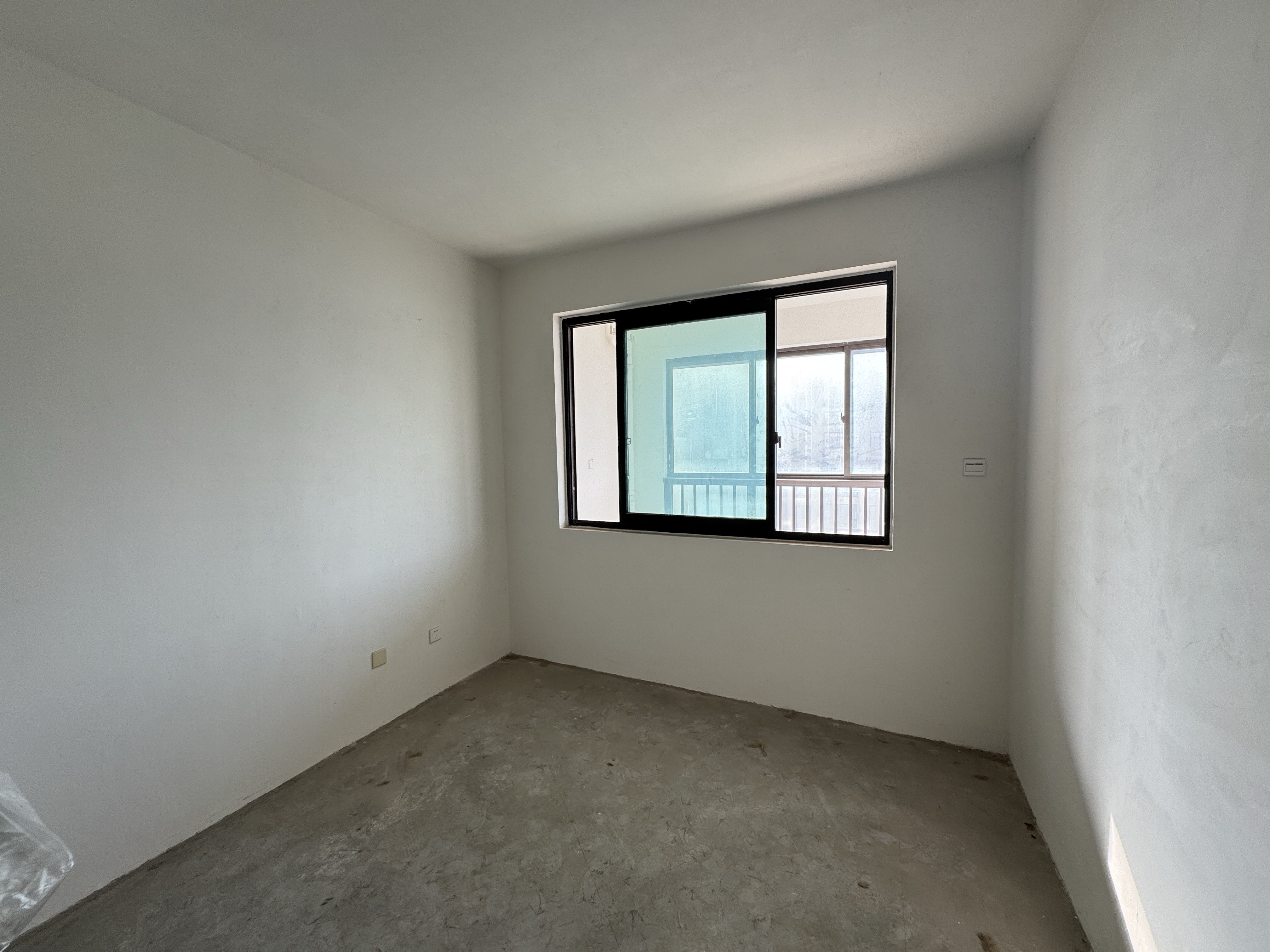 万濠山庄 3室2厅2卫 143m&sup2;