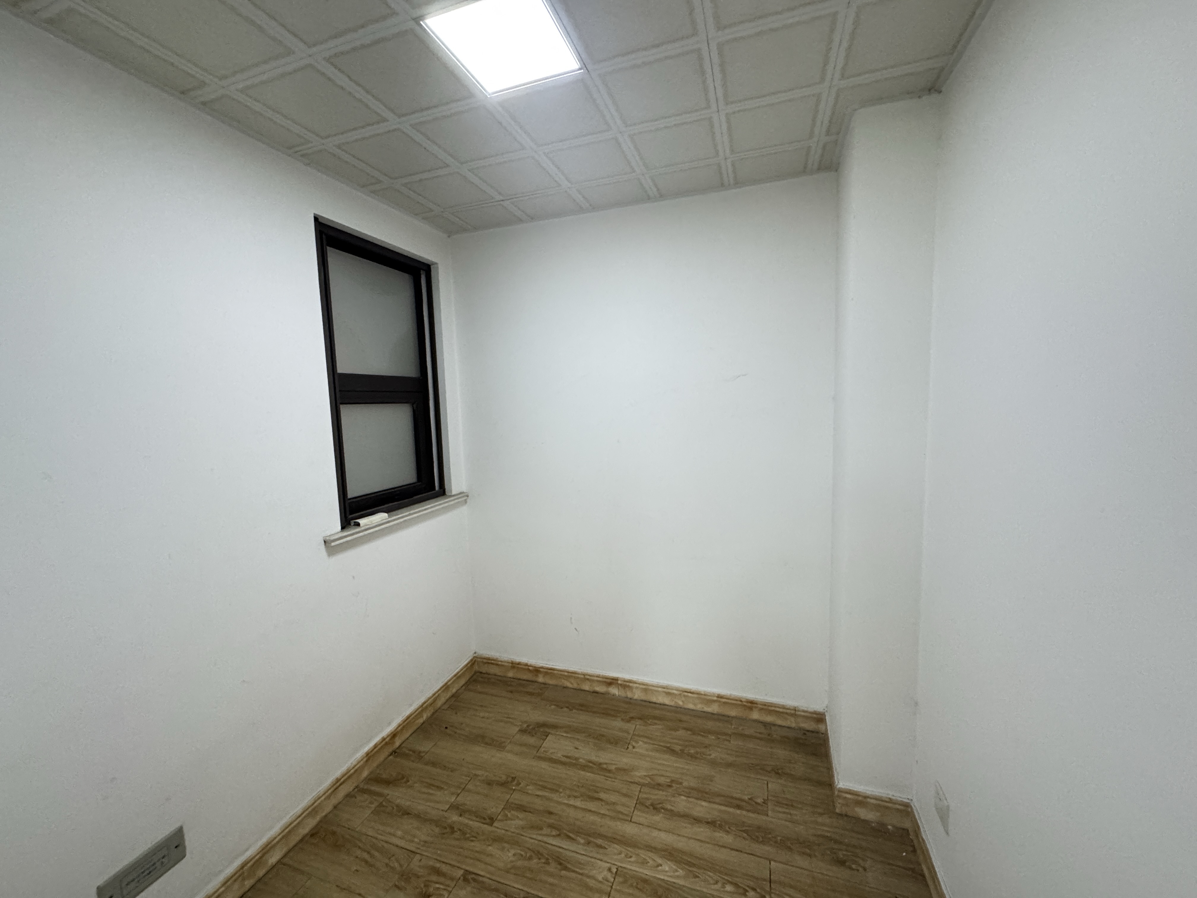 保利香槟国际 3室2厅1卫 99m&sup2;