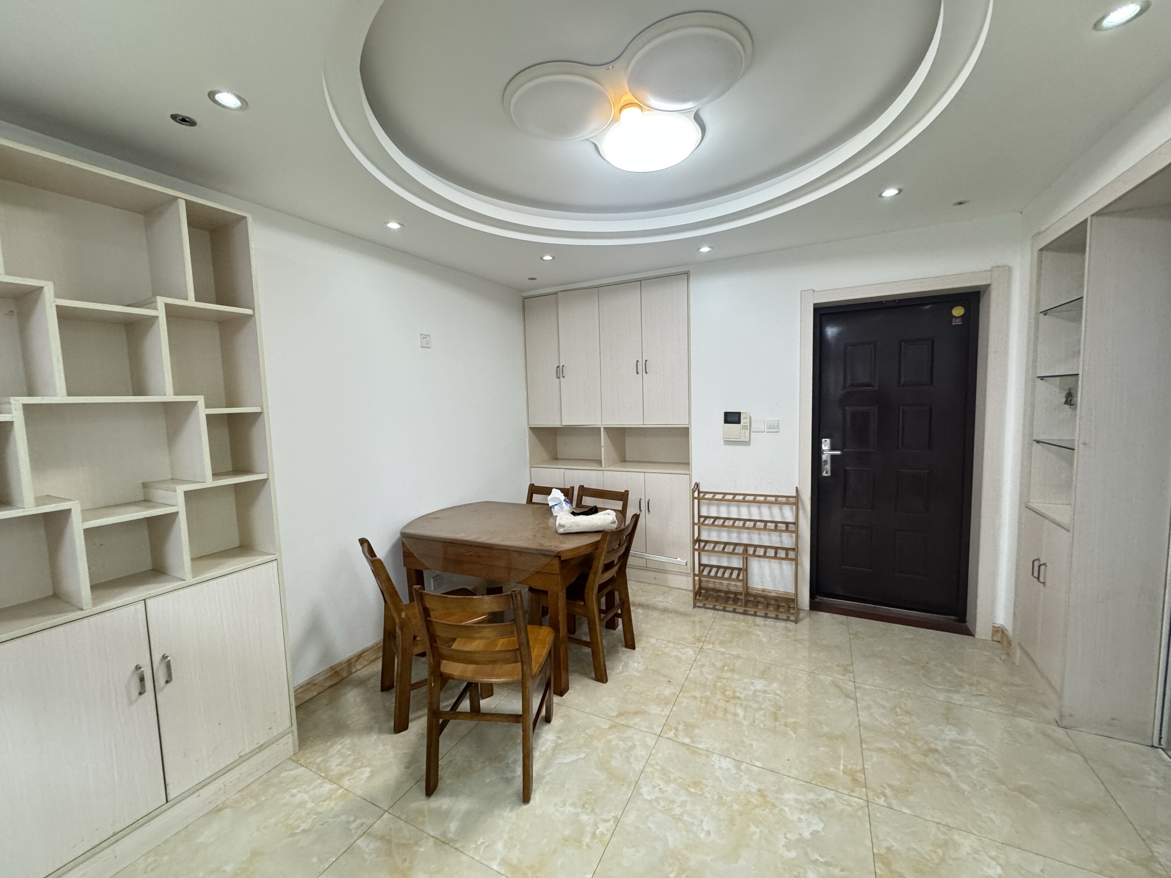保利香槟国际 3室2厅1卫 98.95m²