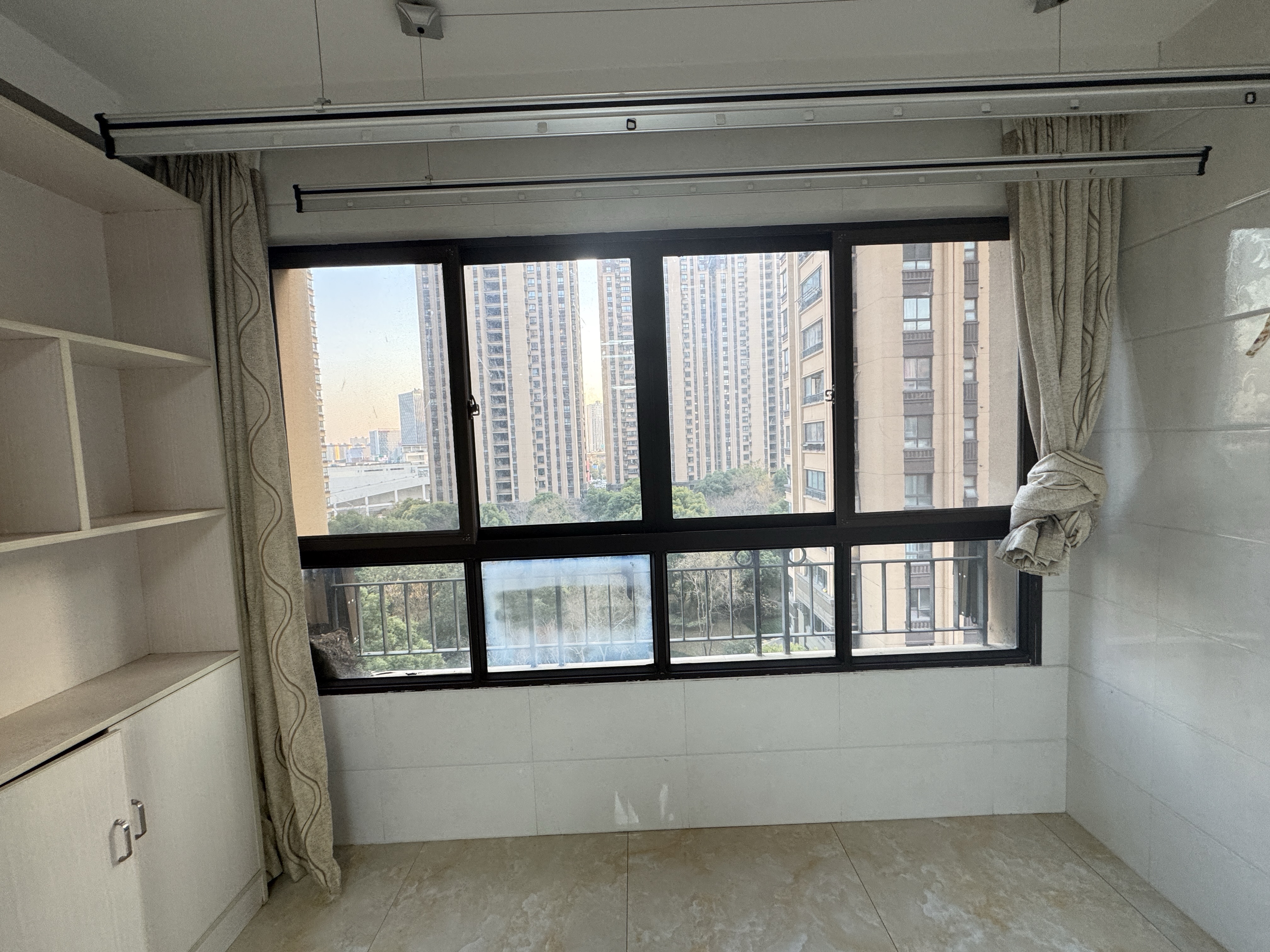 保利香槟国际 3室2厅1卫 99m&sup2;