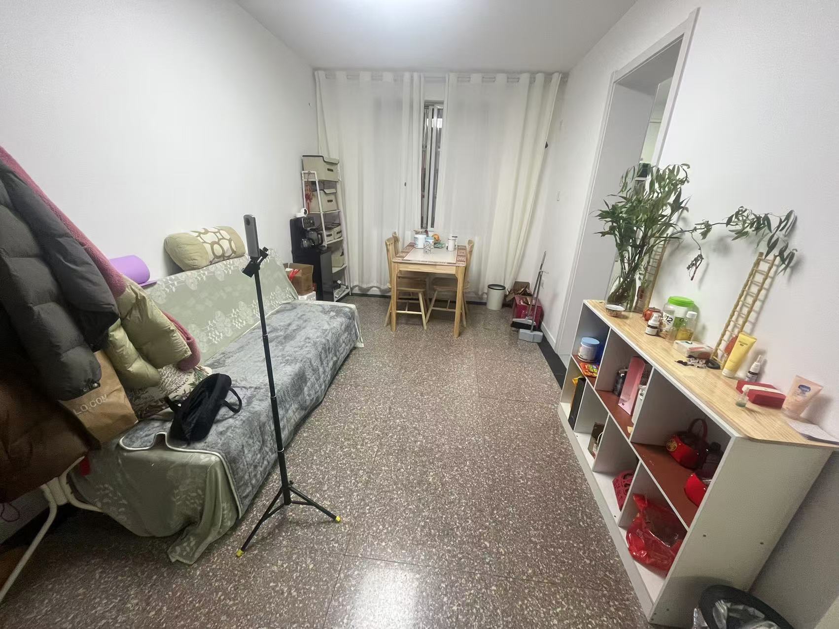 鸿运城市花苑 2室1厅1卫 70.62m²