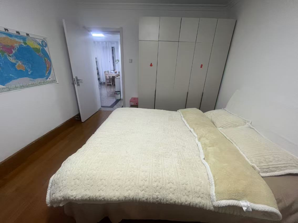 鸿运城市花苑 2室1厅1卫 70.62m&sup2;