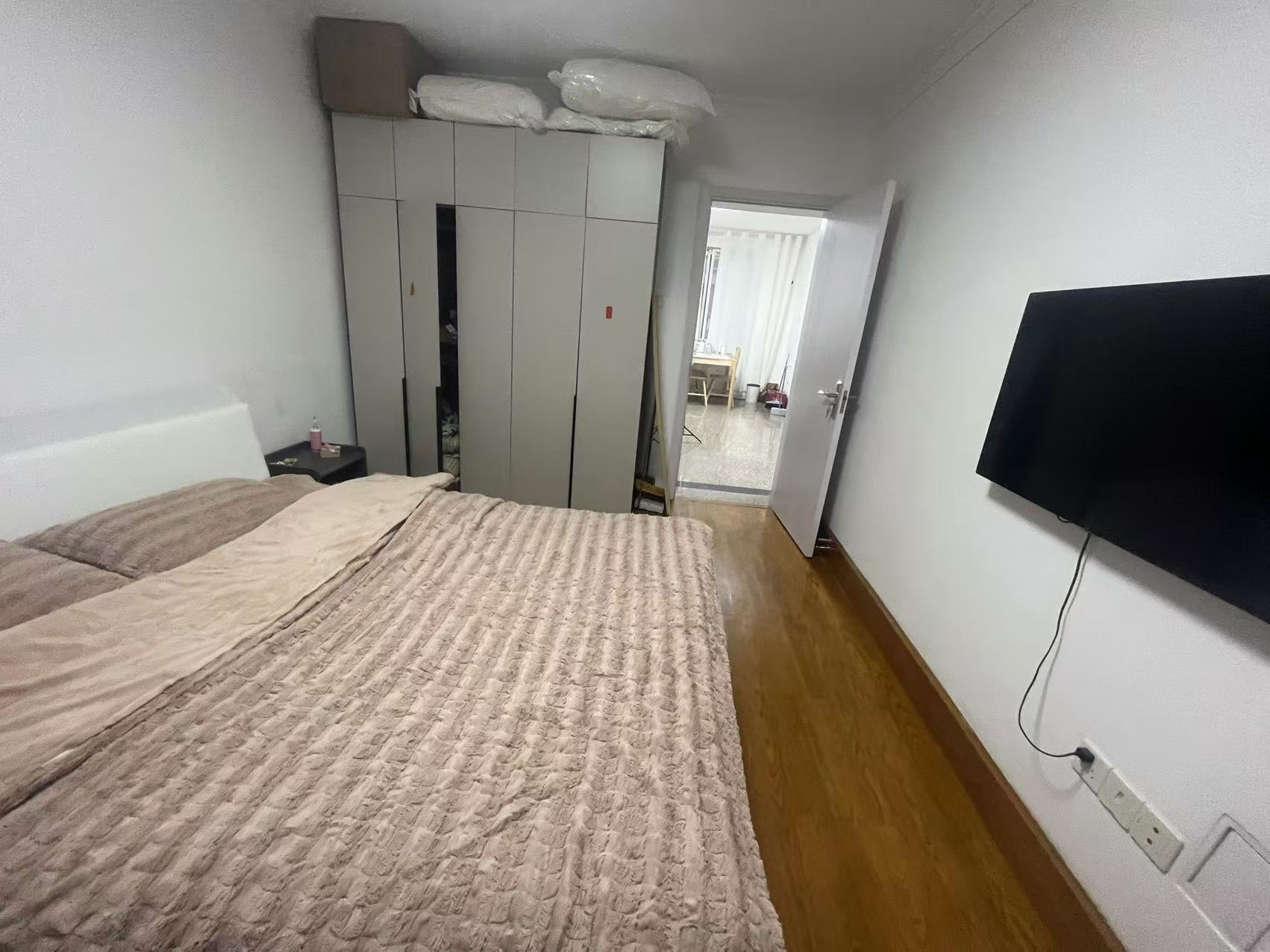 鸿运城市花苑 2室1厅1卫 70.62m&sup2;