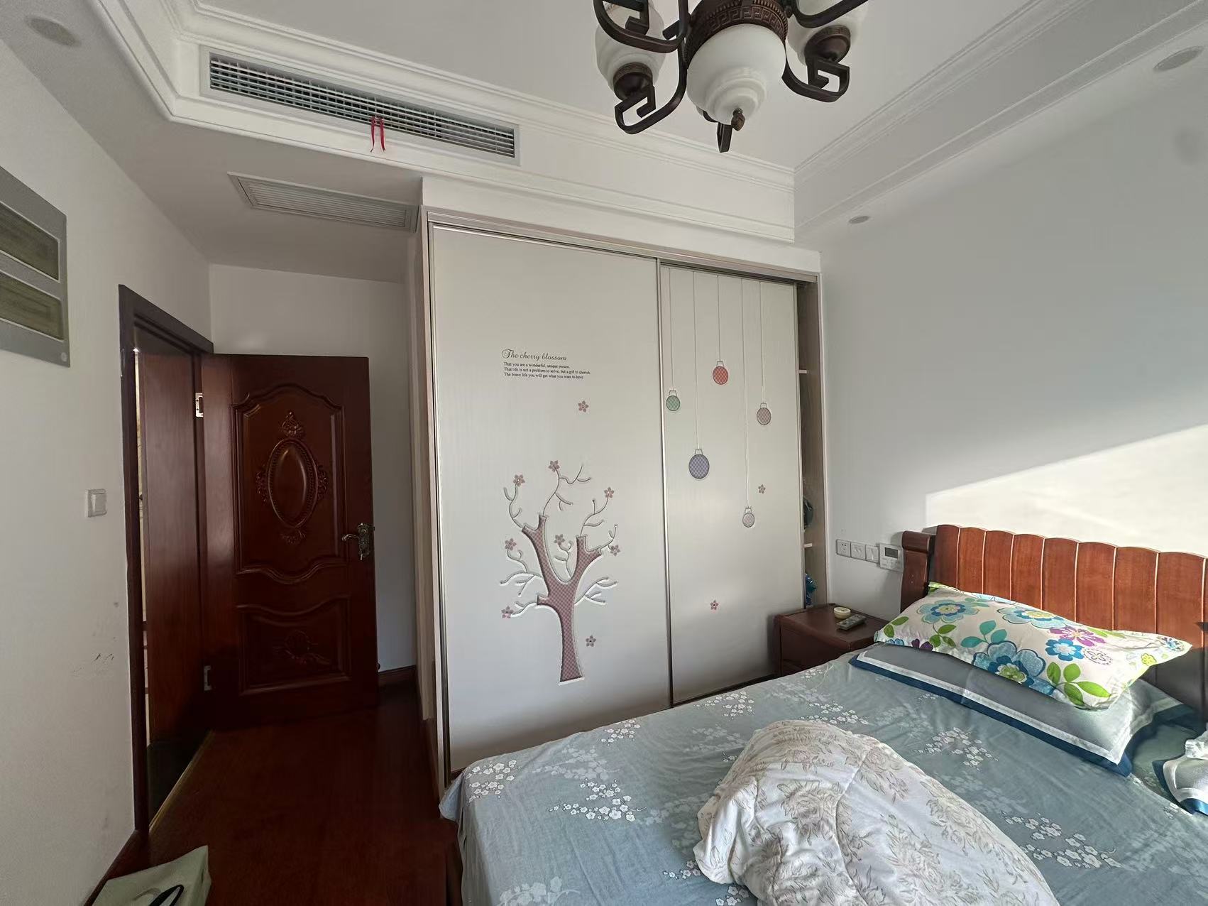 恒盛豪庭 4室2厅2卫 170m²