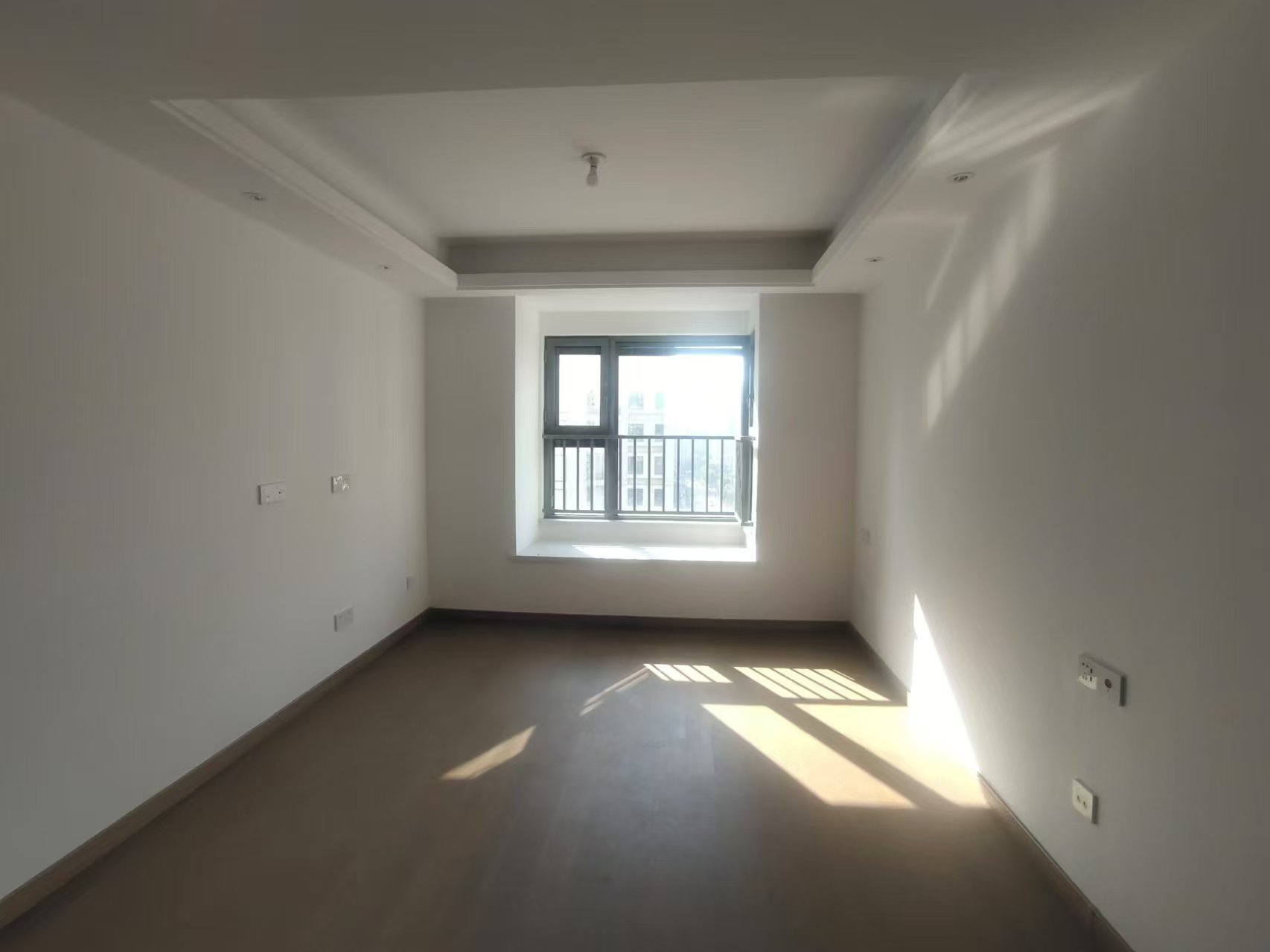 海纳春江 3室2厅2卫 110.96m²