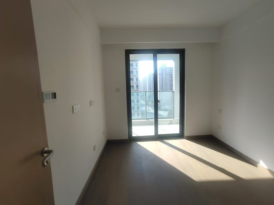 海纳春江 3室2厅2卫 110.96m²