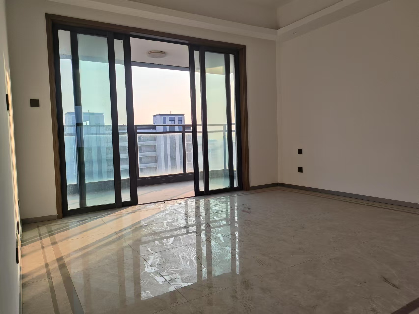 都会沁园 4室2厅2卫 149.9m²
