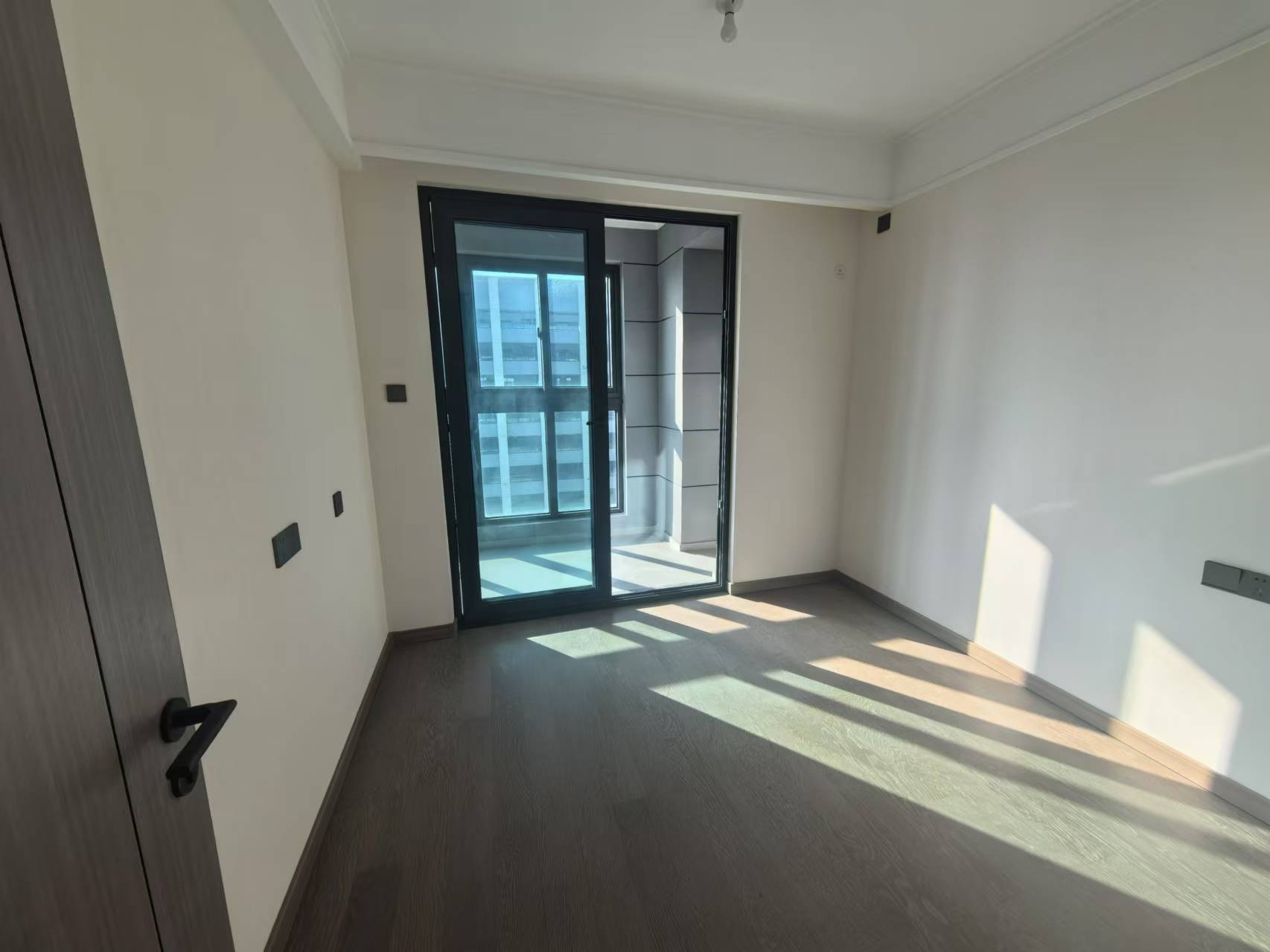 万科未来之光 3室2厅1卫 100m&sup2;