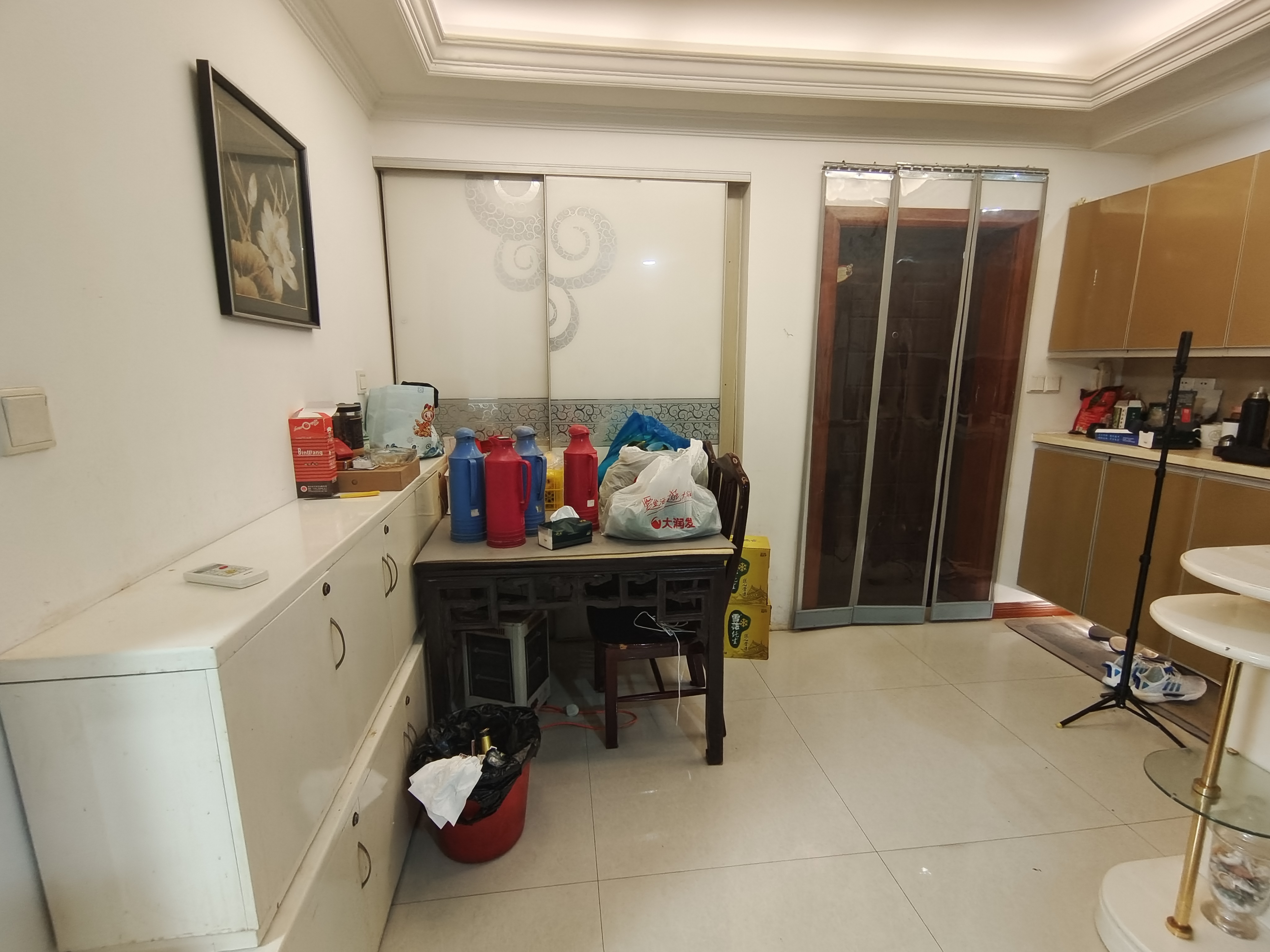 光明南村 3室2厅1卫 135.77m&sup2;