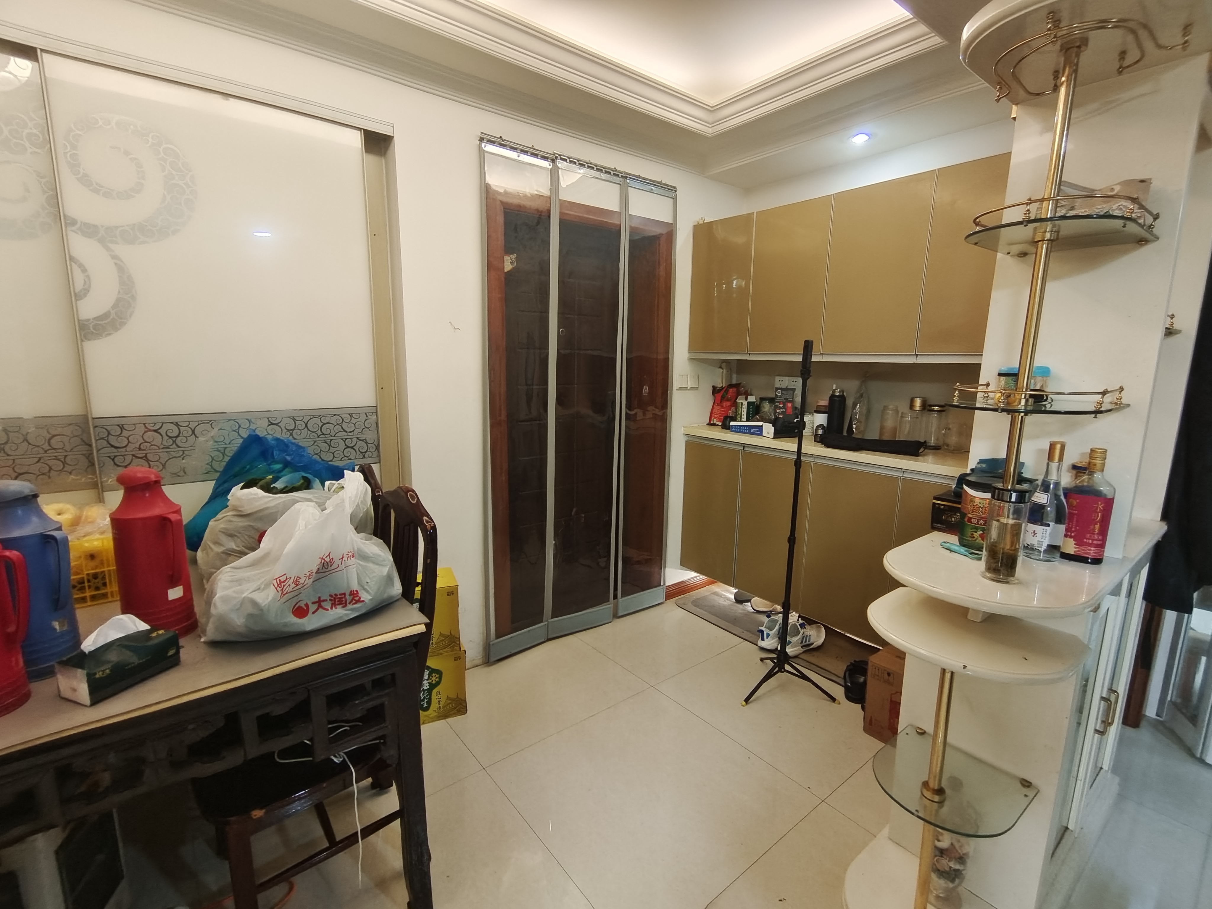 光明南村 3室2厅1卫 135.77m&sup2;
