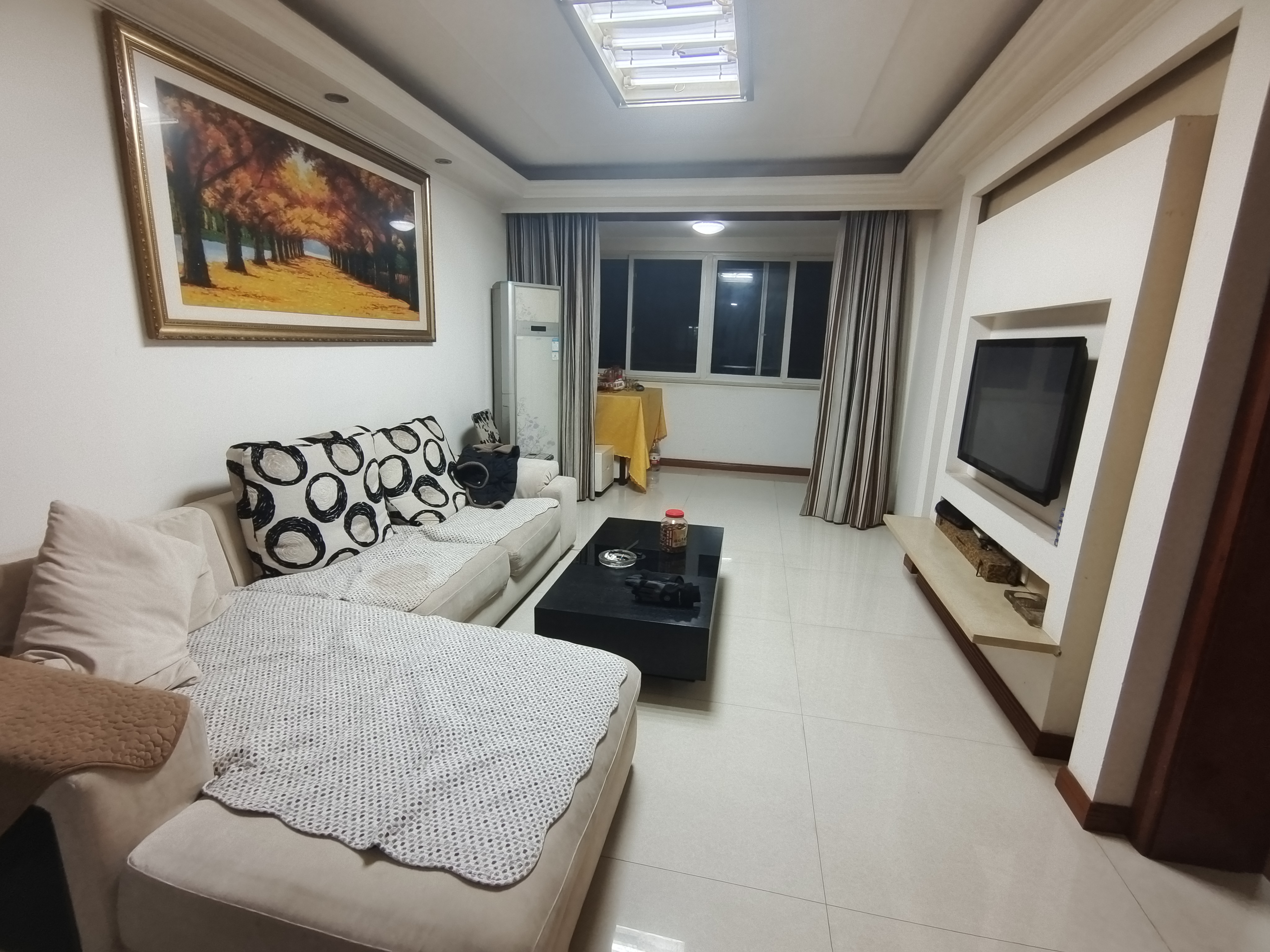 光明南村 3室2厅1卫 135.77m&sup2;