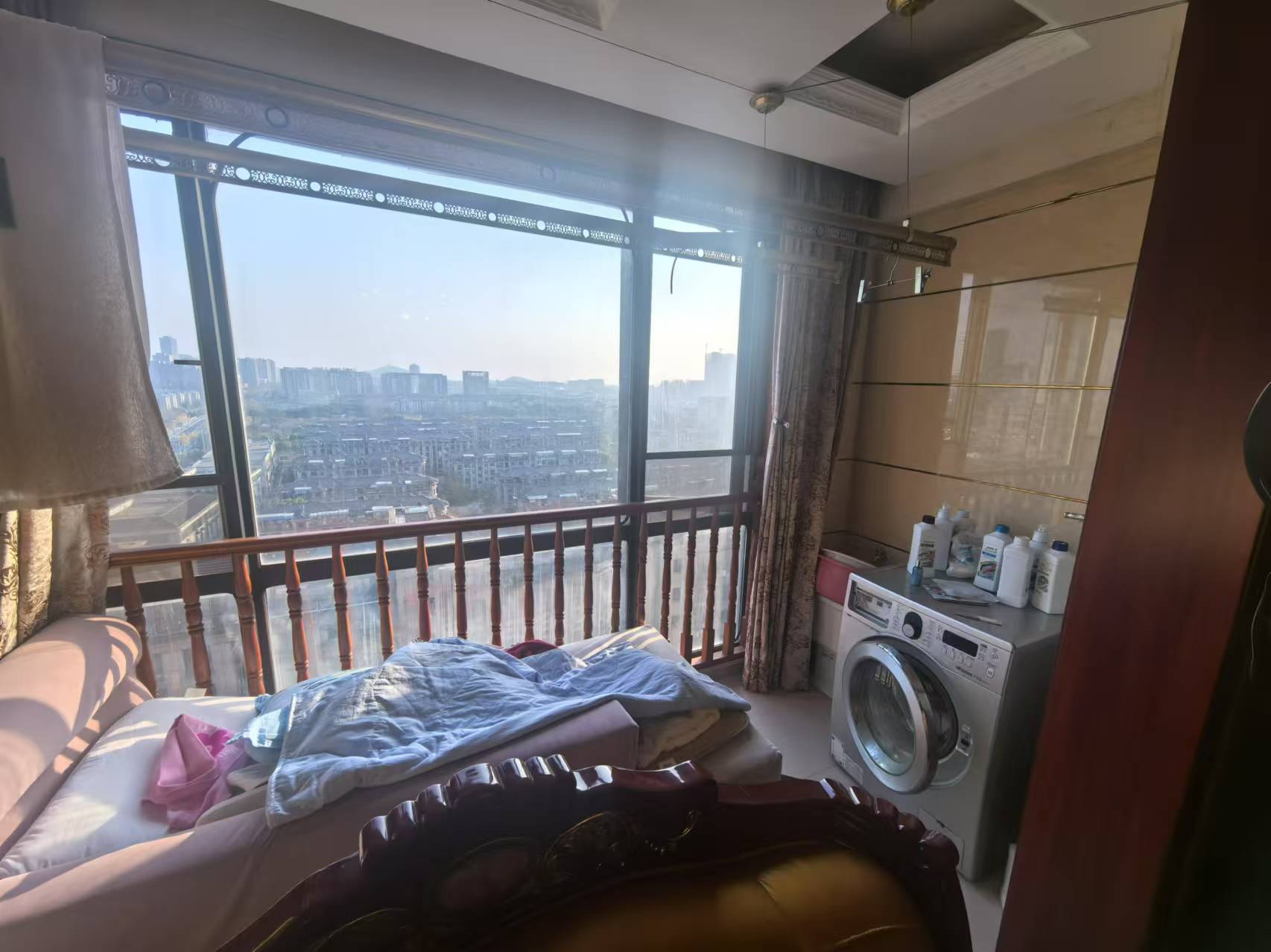 城市嘉苑 3室2厅2卫 140m&sup2;