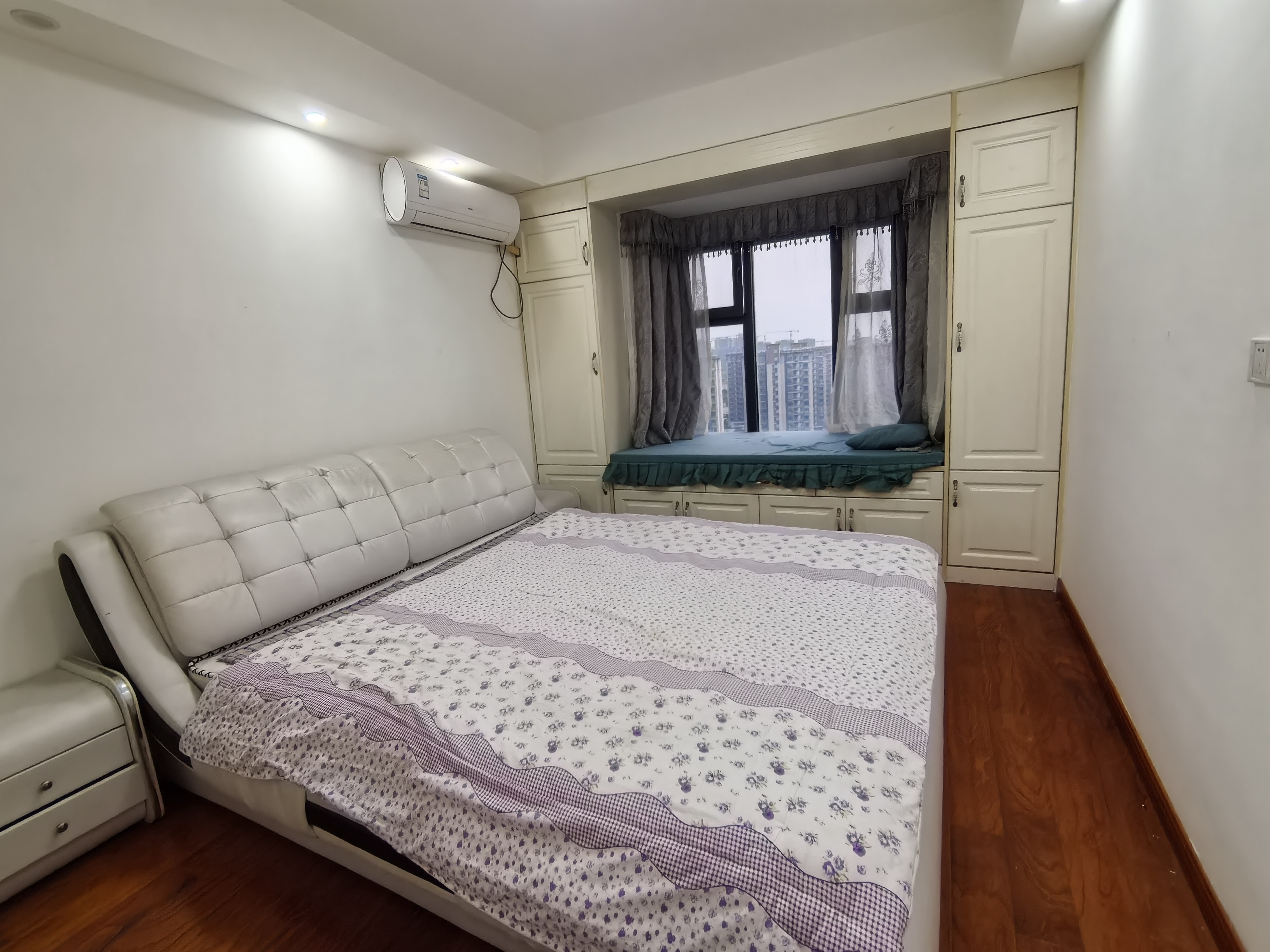 万达华府 3室2厅1卫 91m&sup2;