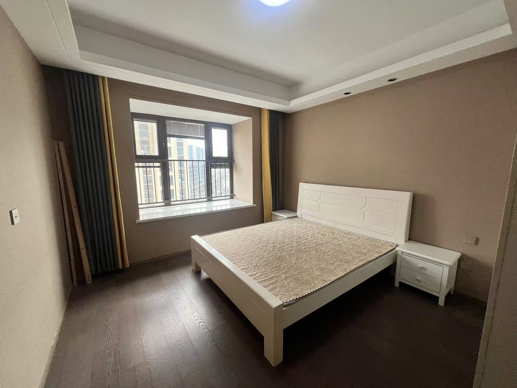 珑府 4室2厅2卫 140m&sup2;
