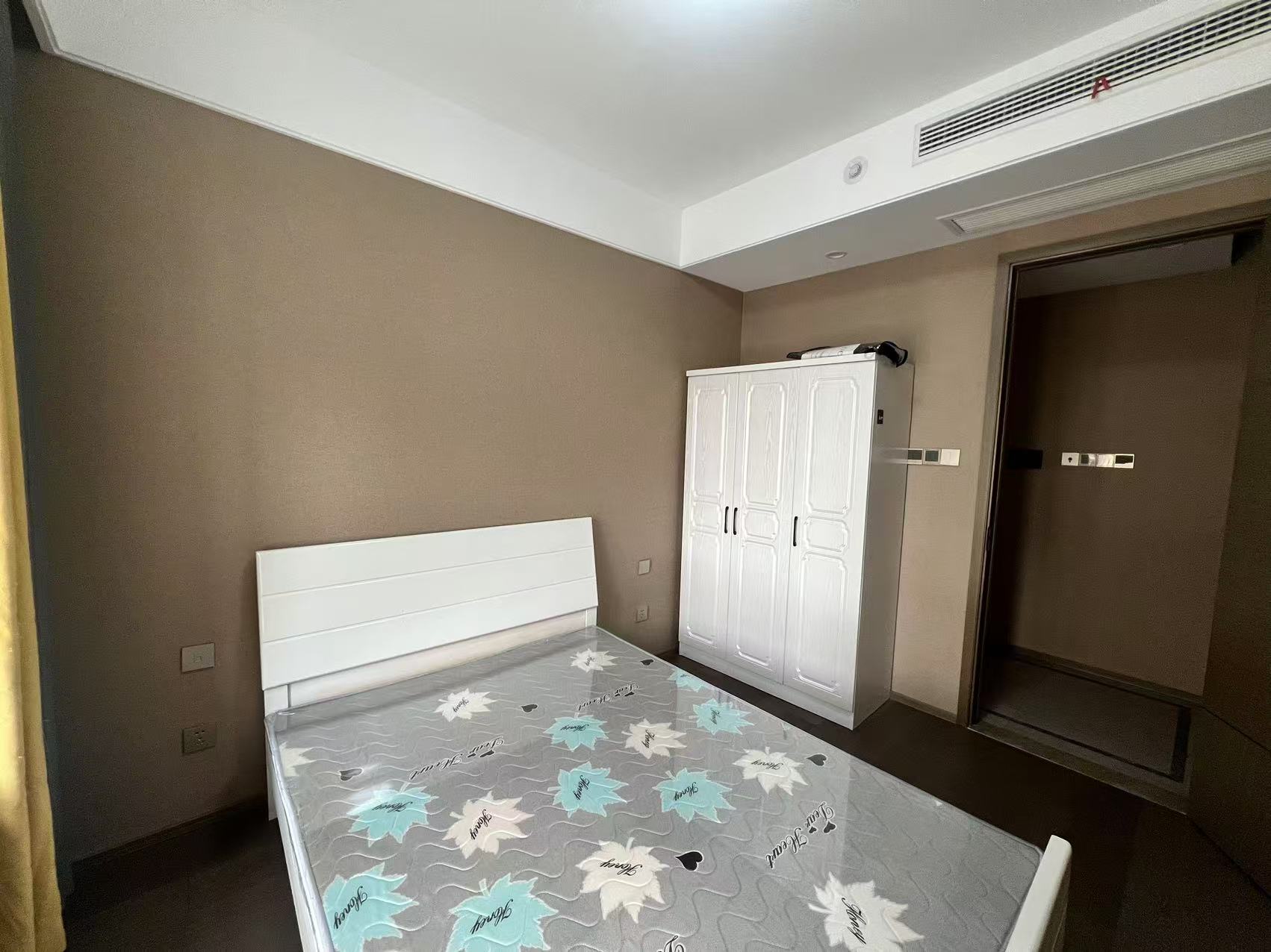 珑府 4室2厅2卫 140m&sup2;