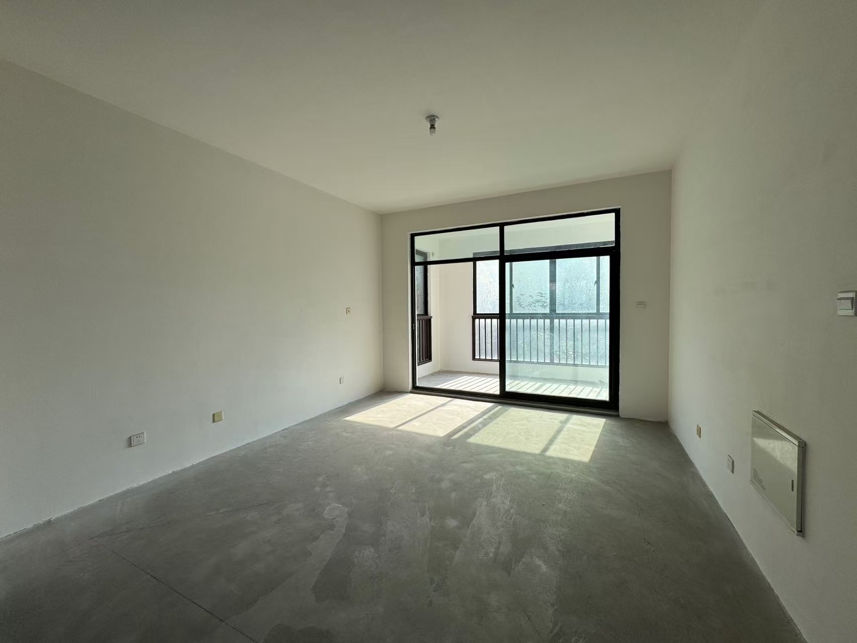 万濠山庄 4室2厅1卫 166m²