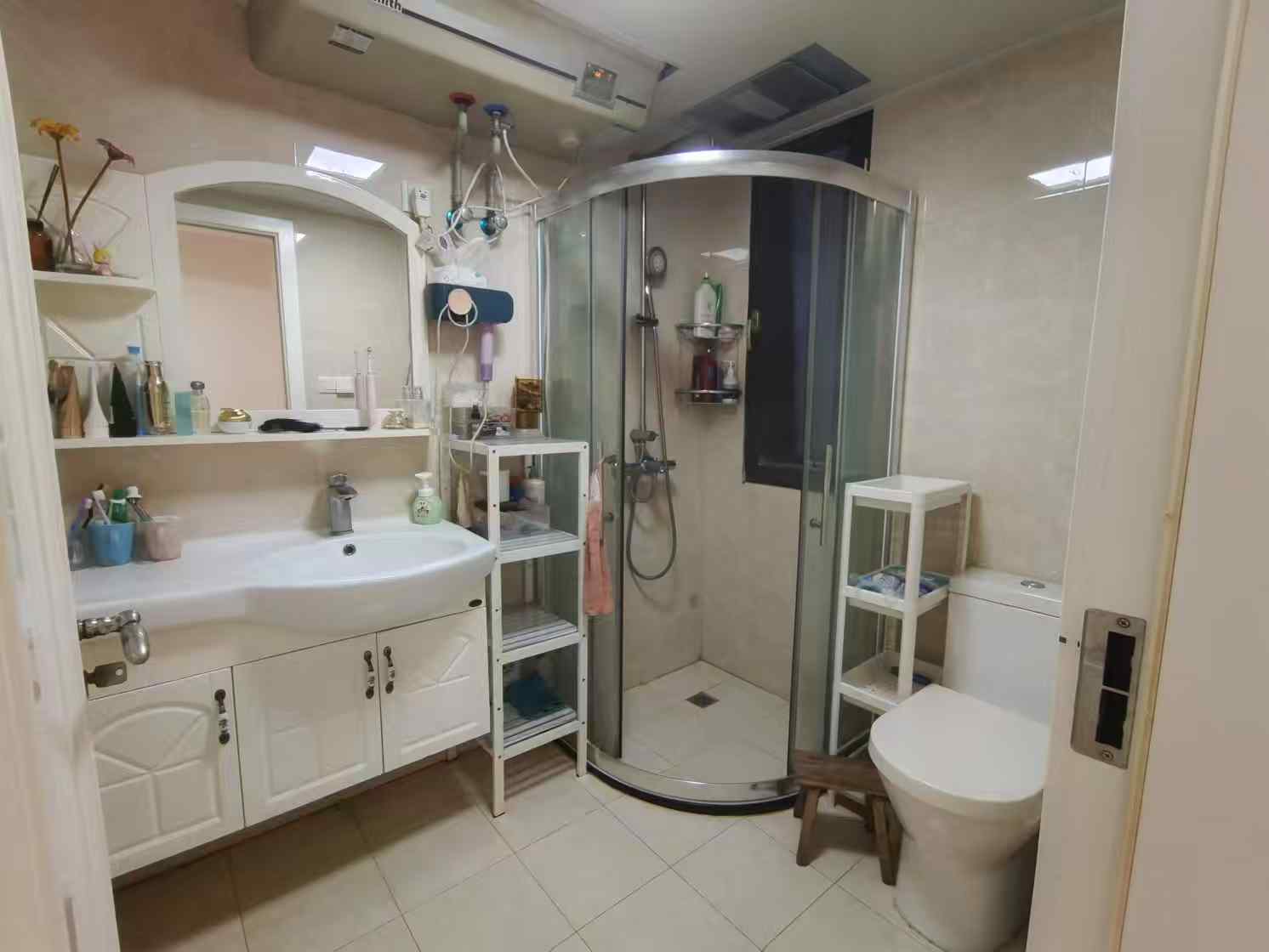 万濠星城 4室2厅2卫 142.37m&sup2;