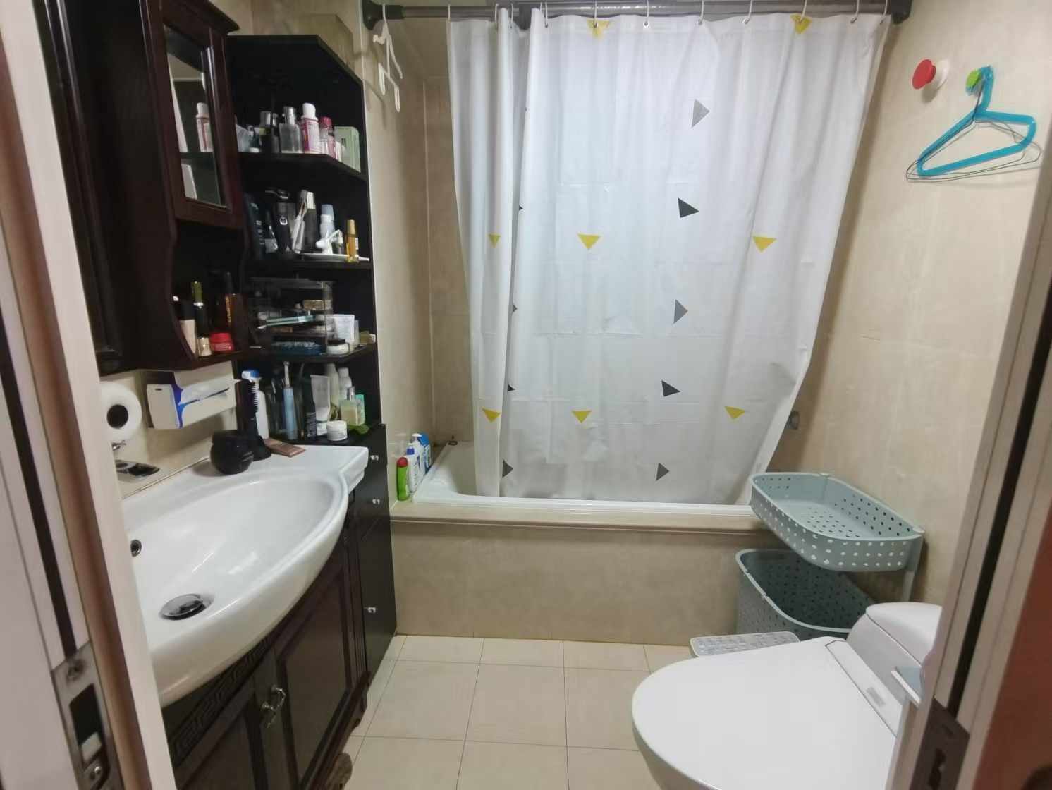 万濠星城 4室2厅2卫 142.37m&sup2;