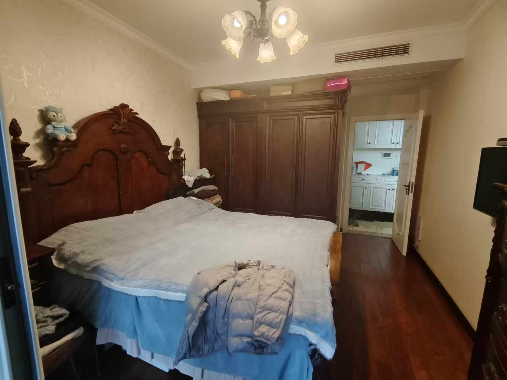万濠星城 4室2厅2卫 142.37m&sup2;