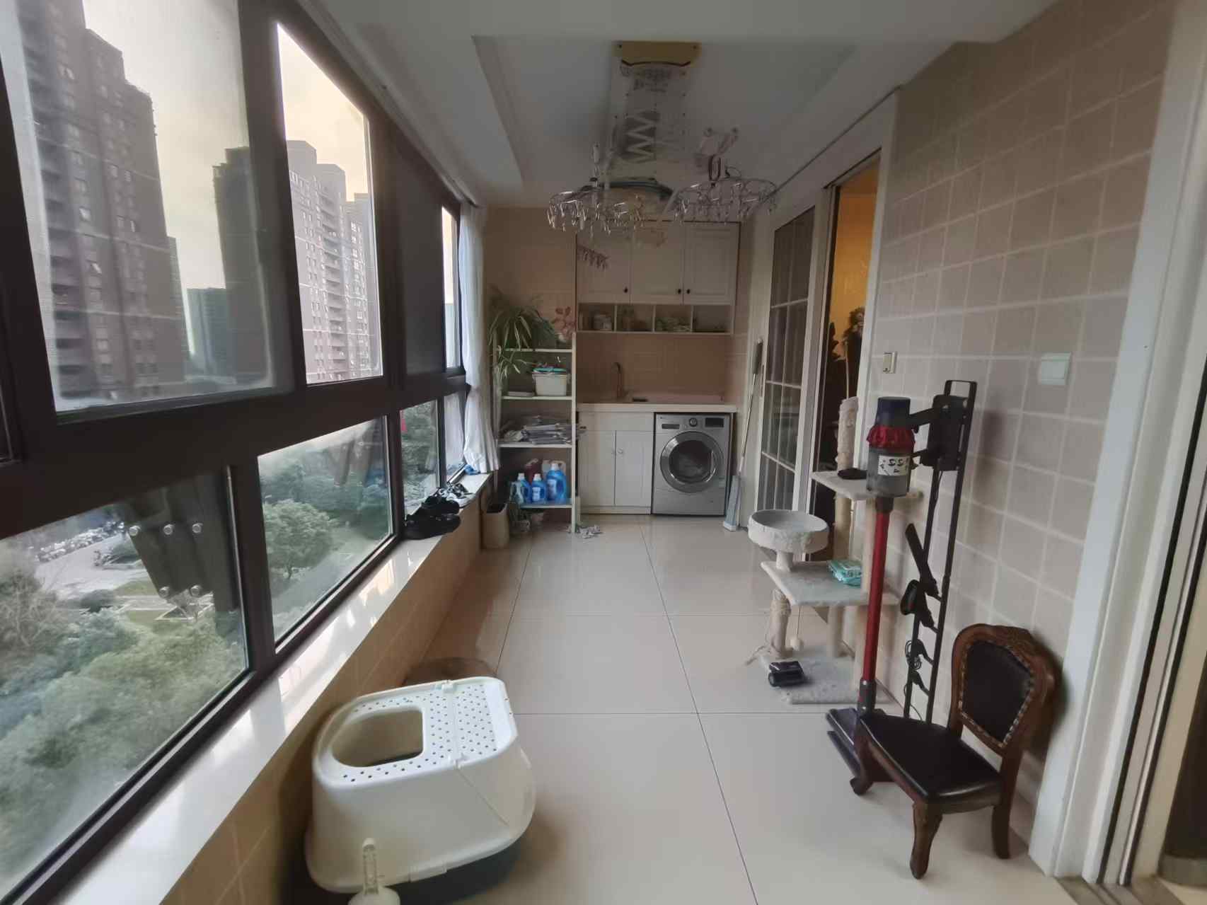 万濠星城 4室2厅2卫 142.37m&sup2;