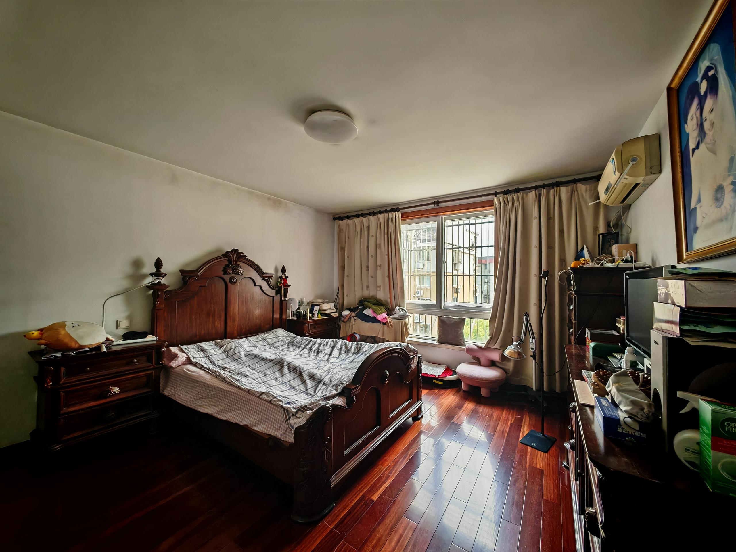 天馨花苑 5室2厅2卫 192.00m²