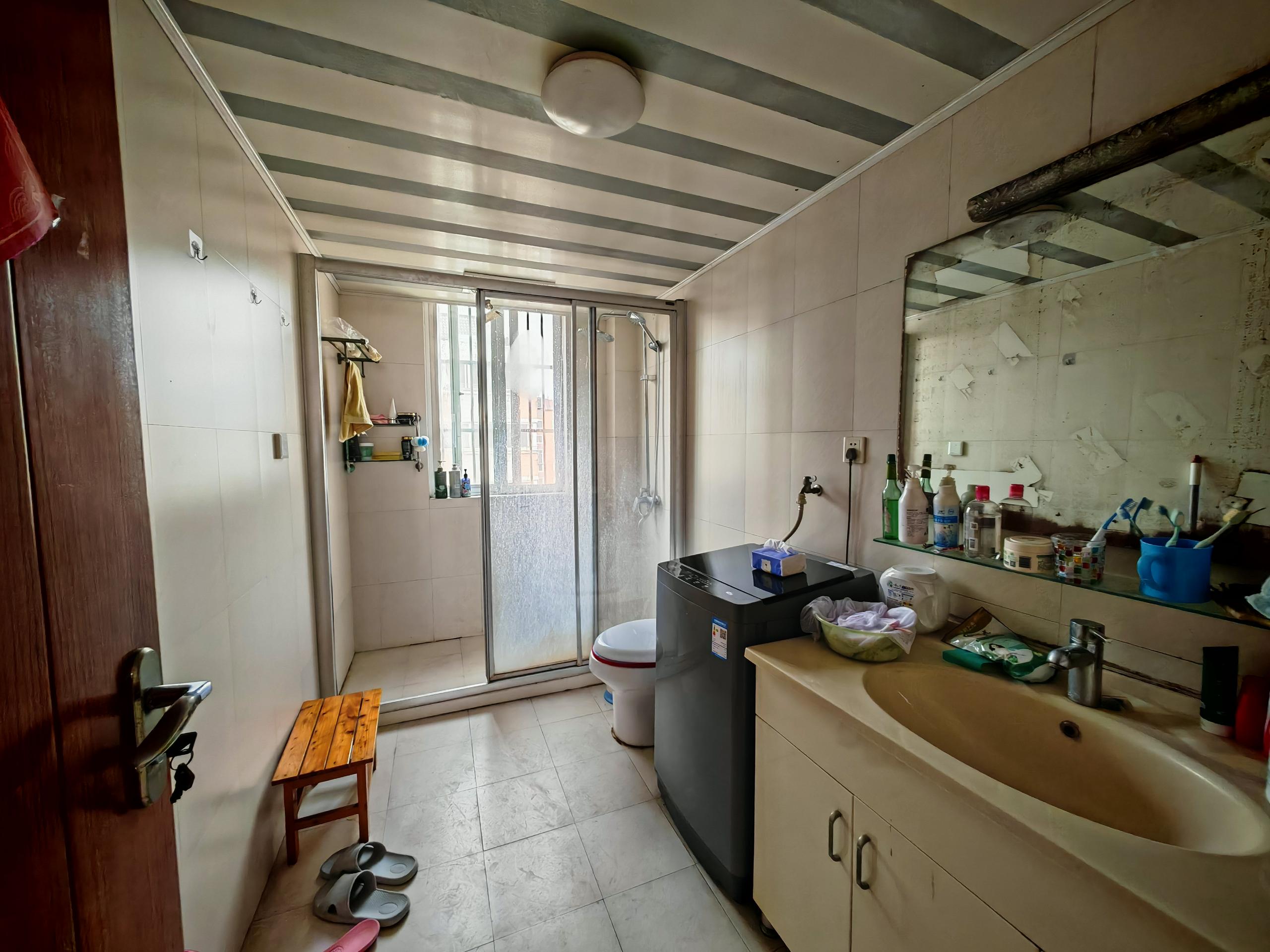 天馨花苑 5室2厅2卫 192.00m²