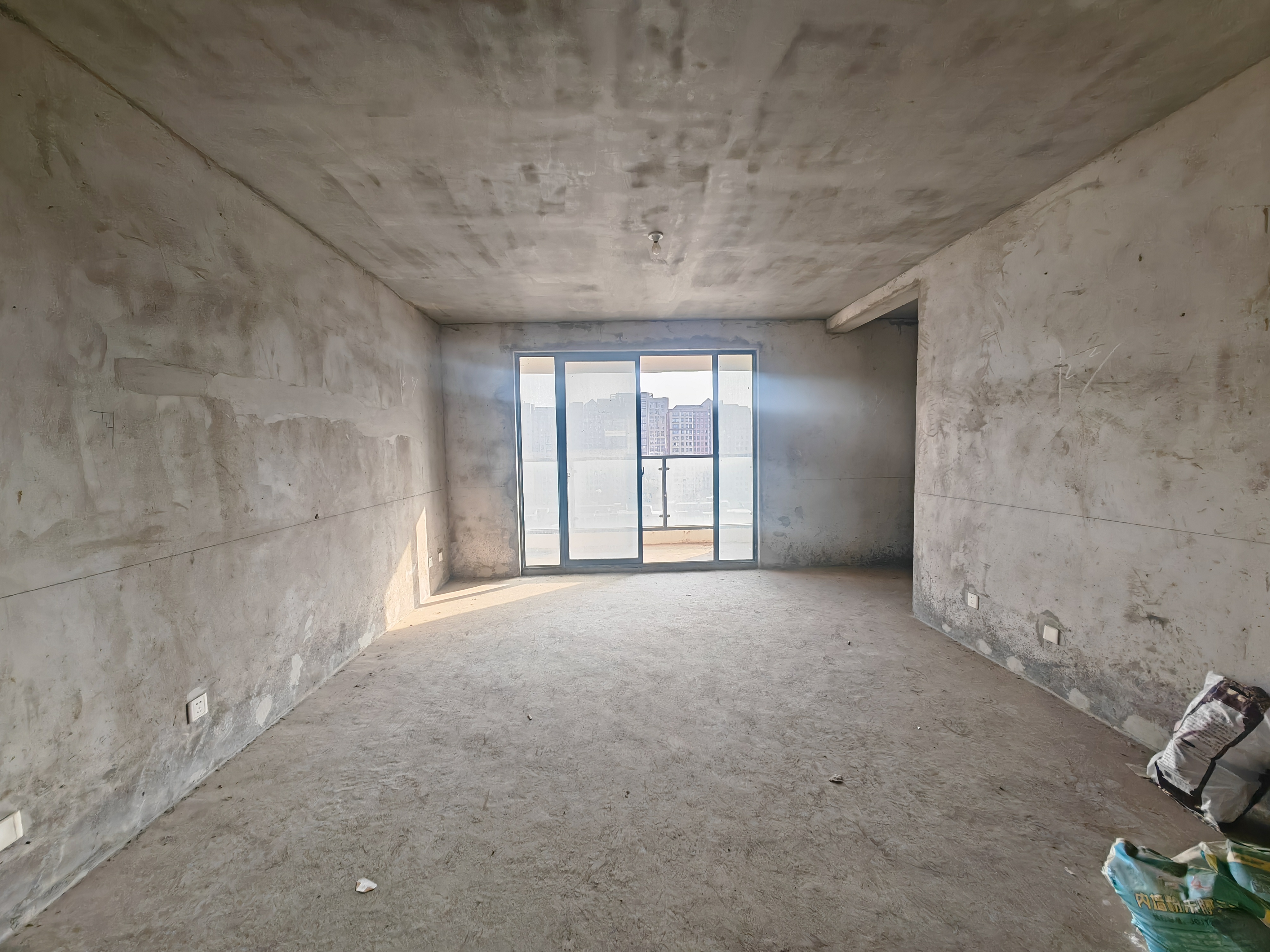 金桥世家 3室2厅2卫 180.00m²