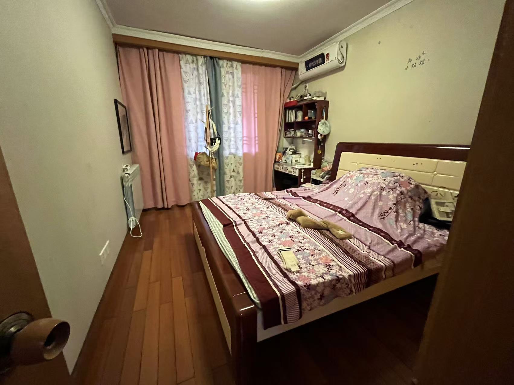 光明东村一期 5室2厅1卫 117.00m²
