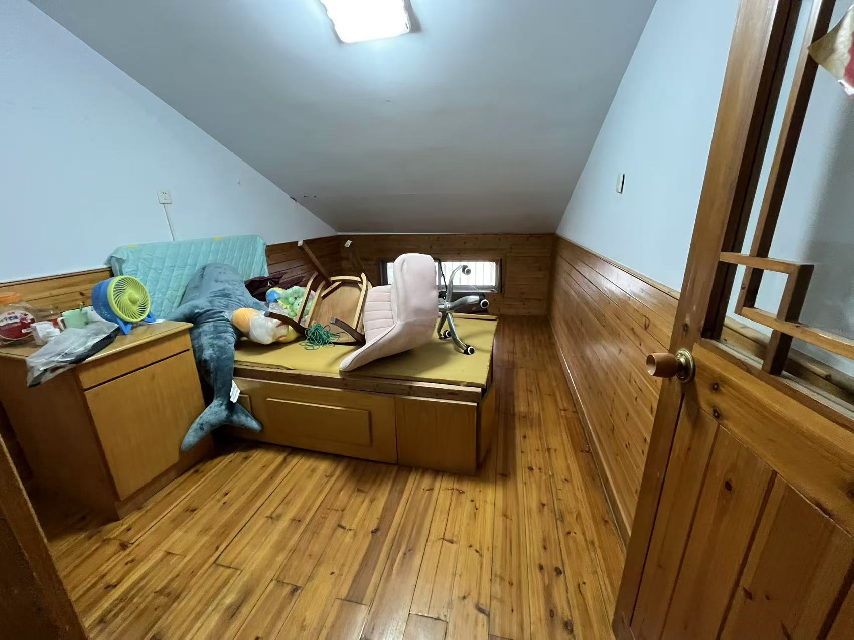 光明东村一期 5室2厅1卫 117.00m²